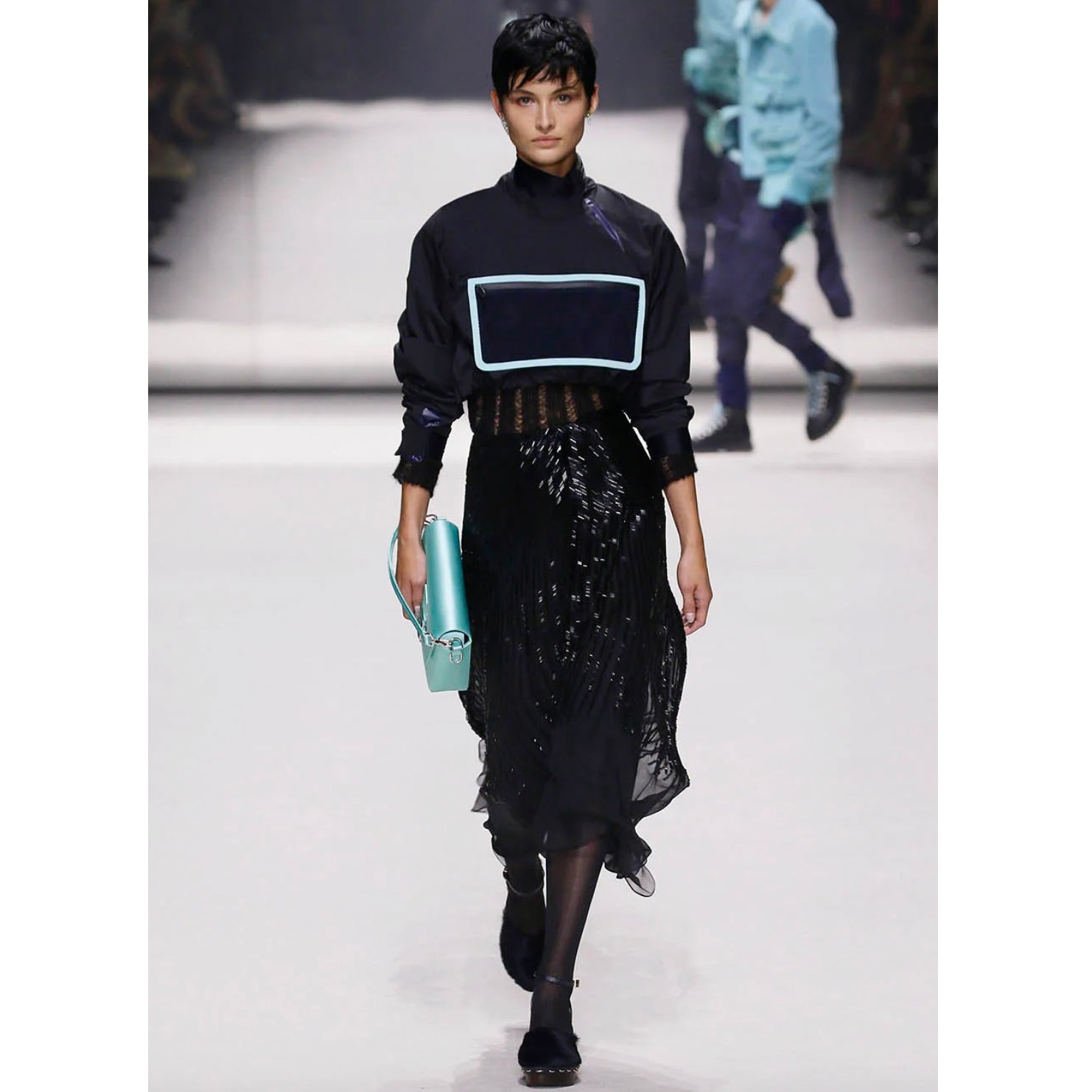 FENDIフェンディ / 2022 RESORT COLLECTION / クロップド丈 ナイロン ウィンドブレーカー / FAN108 AK80 / size M (BLACK) レディース