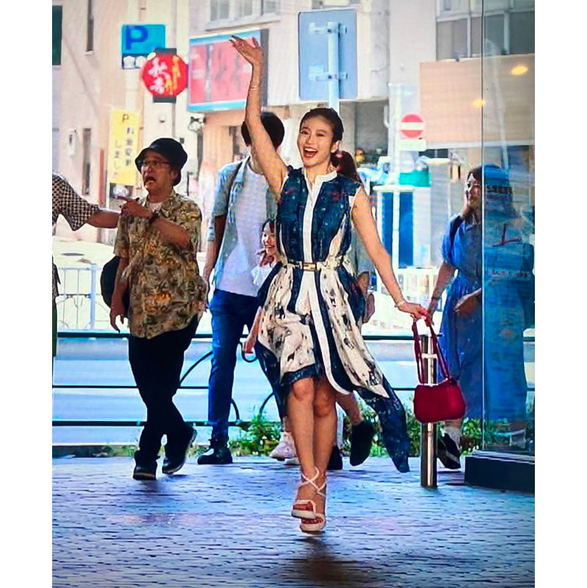 FENDI フェンディ / 美品 23SS リゾート 今田美桜 着用 / 星座モチーフ ゾディアックプリント シルク ドレープドレス  / ワンピース / FDC727 ANR4 / size 40 (MULTI COLOR) レディース