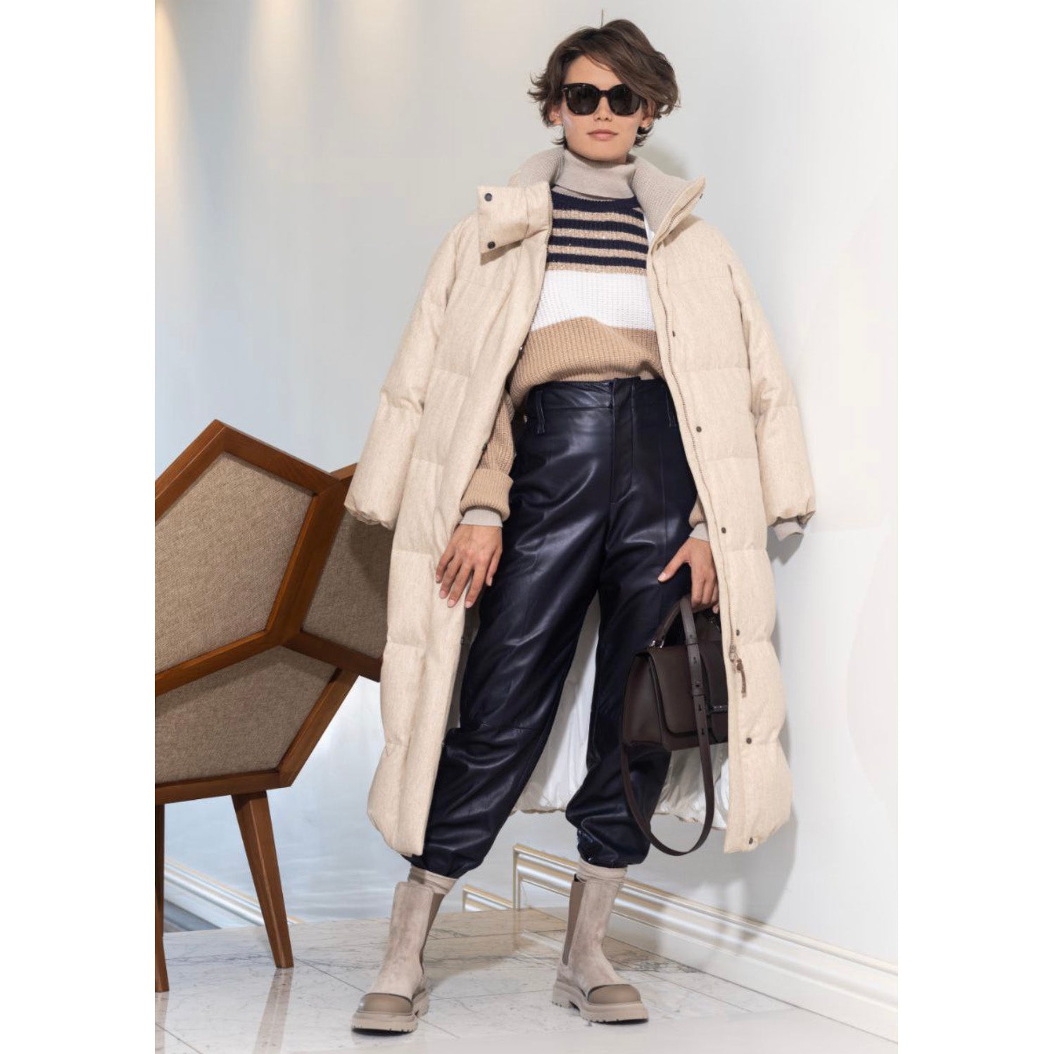 Brunello Cucinelli ブルネロクチネリ / 試着程度美品 20AW ラムスキン タックトラウザーズ テーパード レザー パンツ / M0NCAP7061 / size 38 (BLACK) レディース