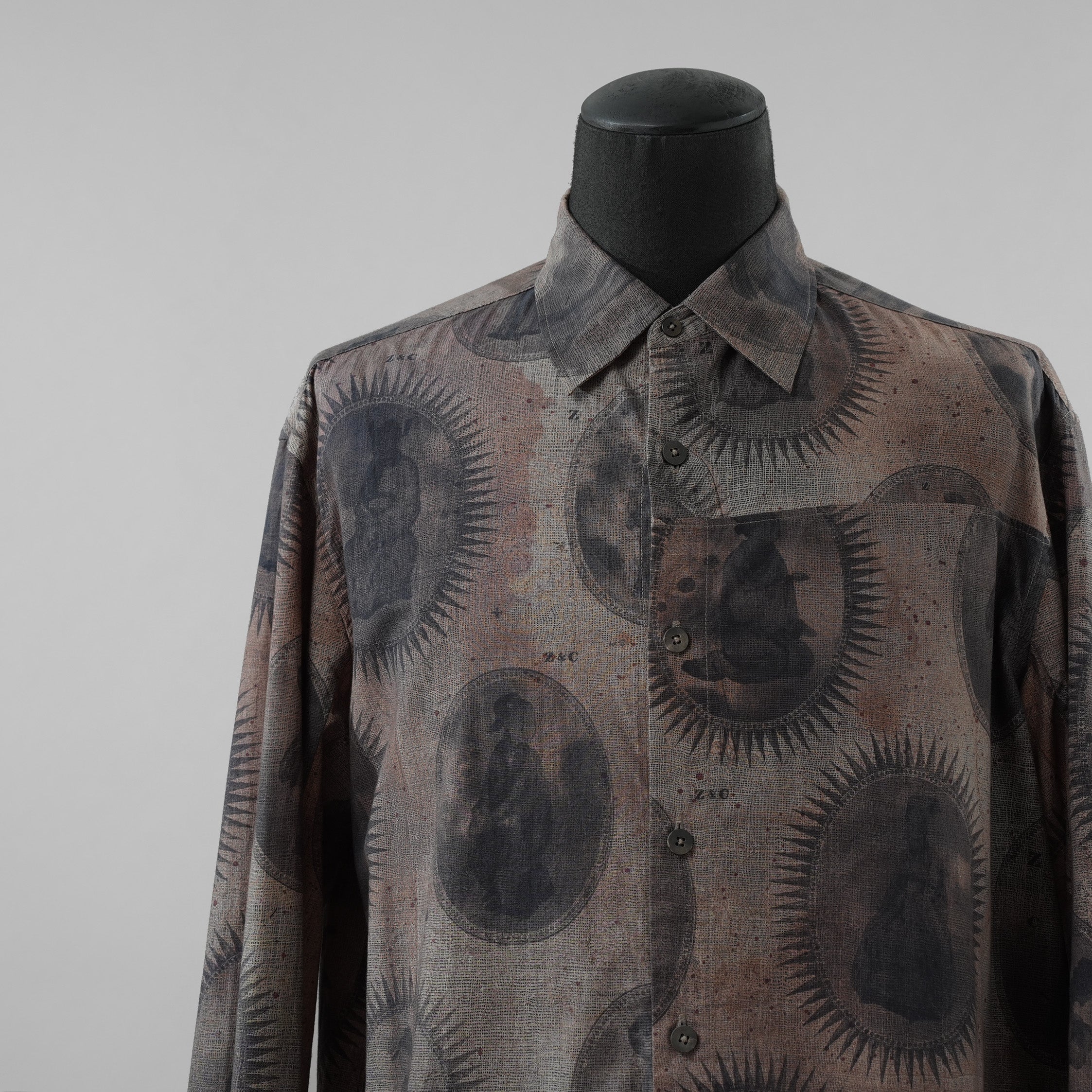ZIGGY CHEN ジギーチェン / 美品 22SS Elongated Shirts with Schholar Print スカラープリント ロング 長袖シャツ / 0M2210732 / size 44 (GRAY) 352013-in-ue