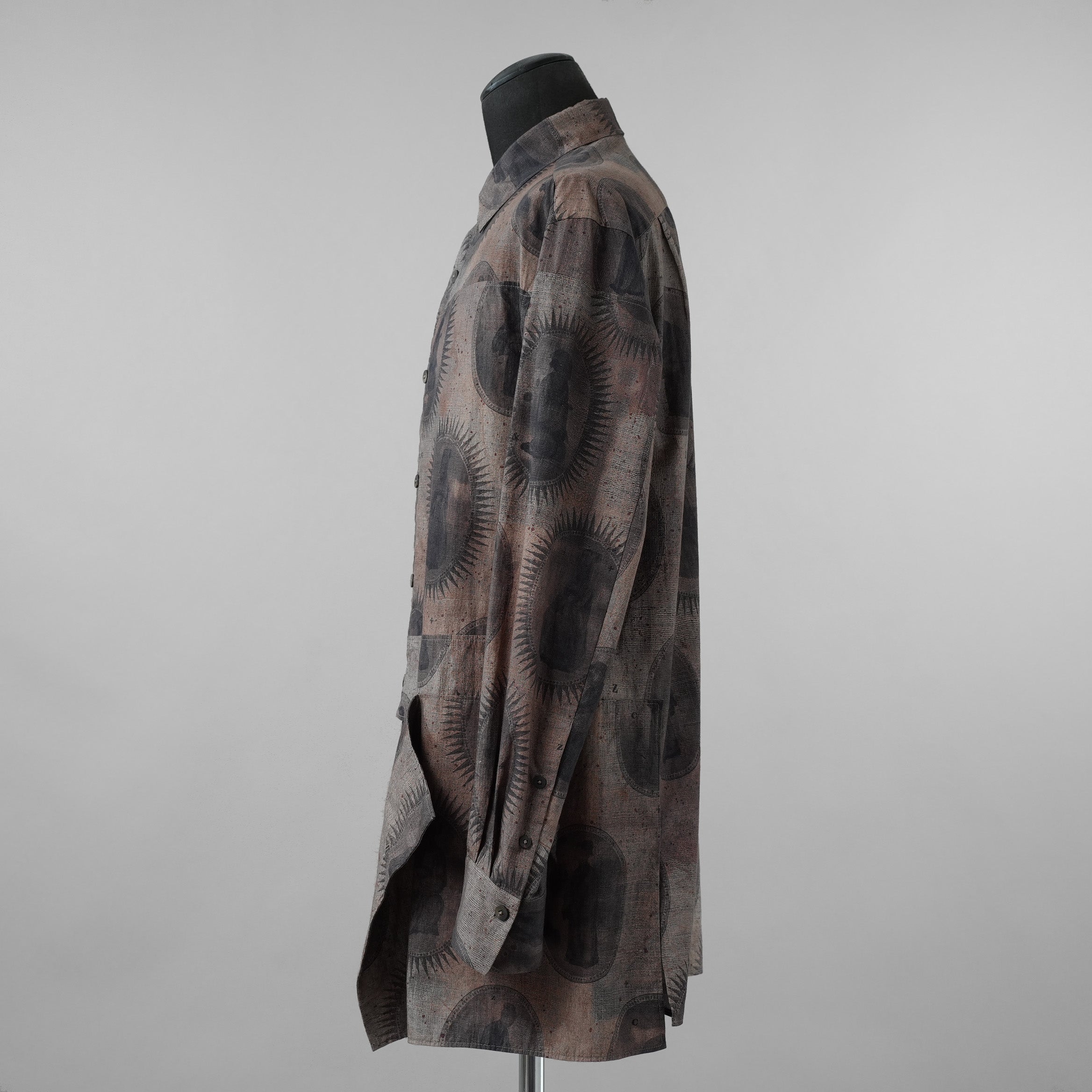 ZIGGY CHEN ジギーチェン / 美品 22SS Elongated Shirts with Schholar Print スカラープリント ロング 長袖シャツ / 0M2210732 / size 44 (GRAY) 352013-in-ue