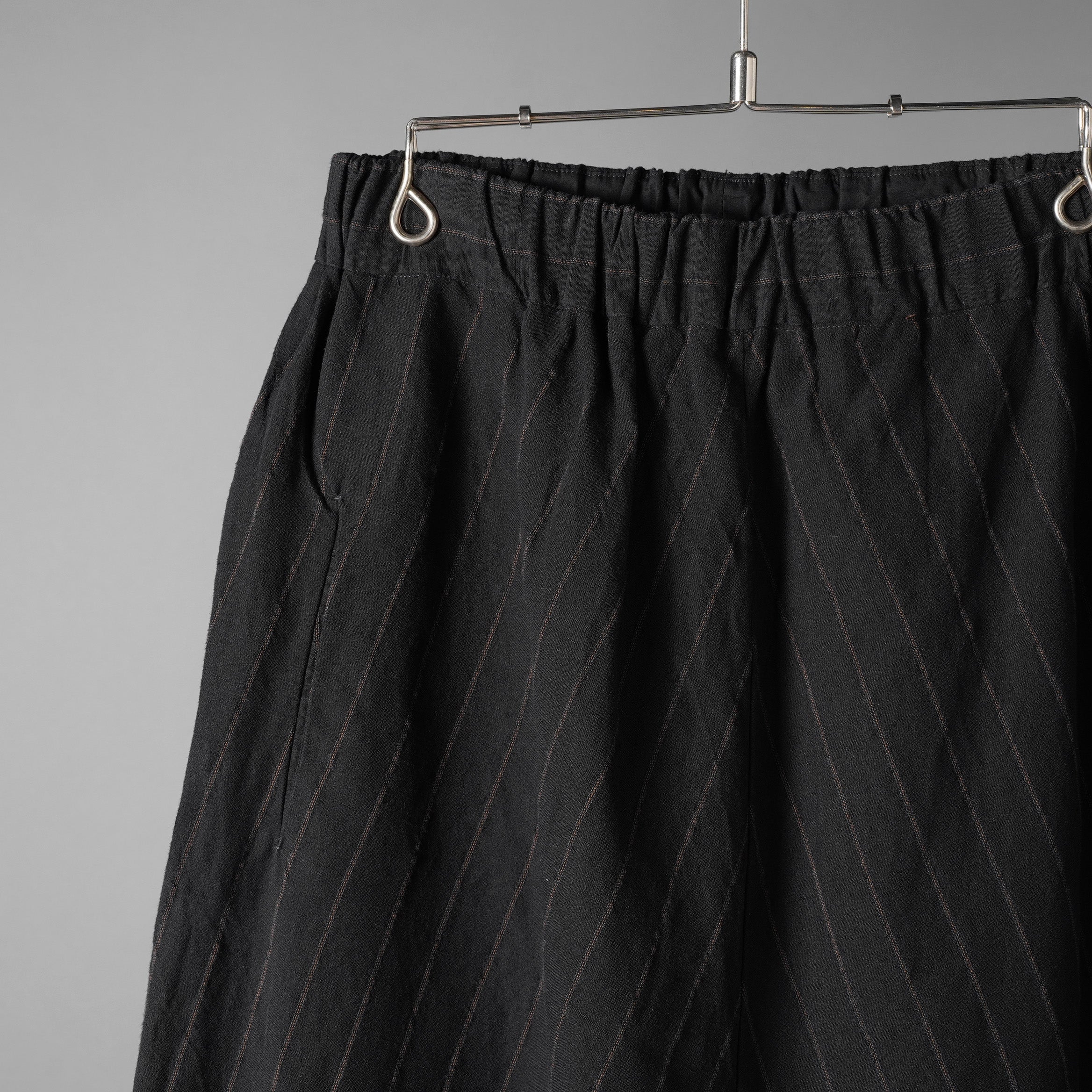 m.a+ エムエークロス / 25SS vertical pocket elastic waist sarrouel / サルエル ジョッパーズ パンツ / PU521-LCST1 / size 48 (BLACK STRIPE)