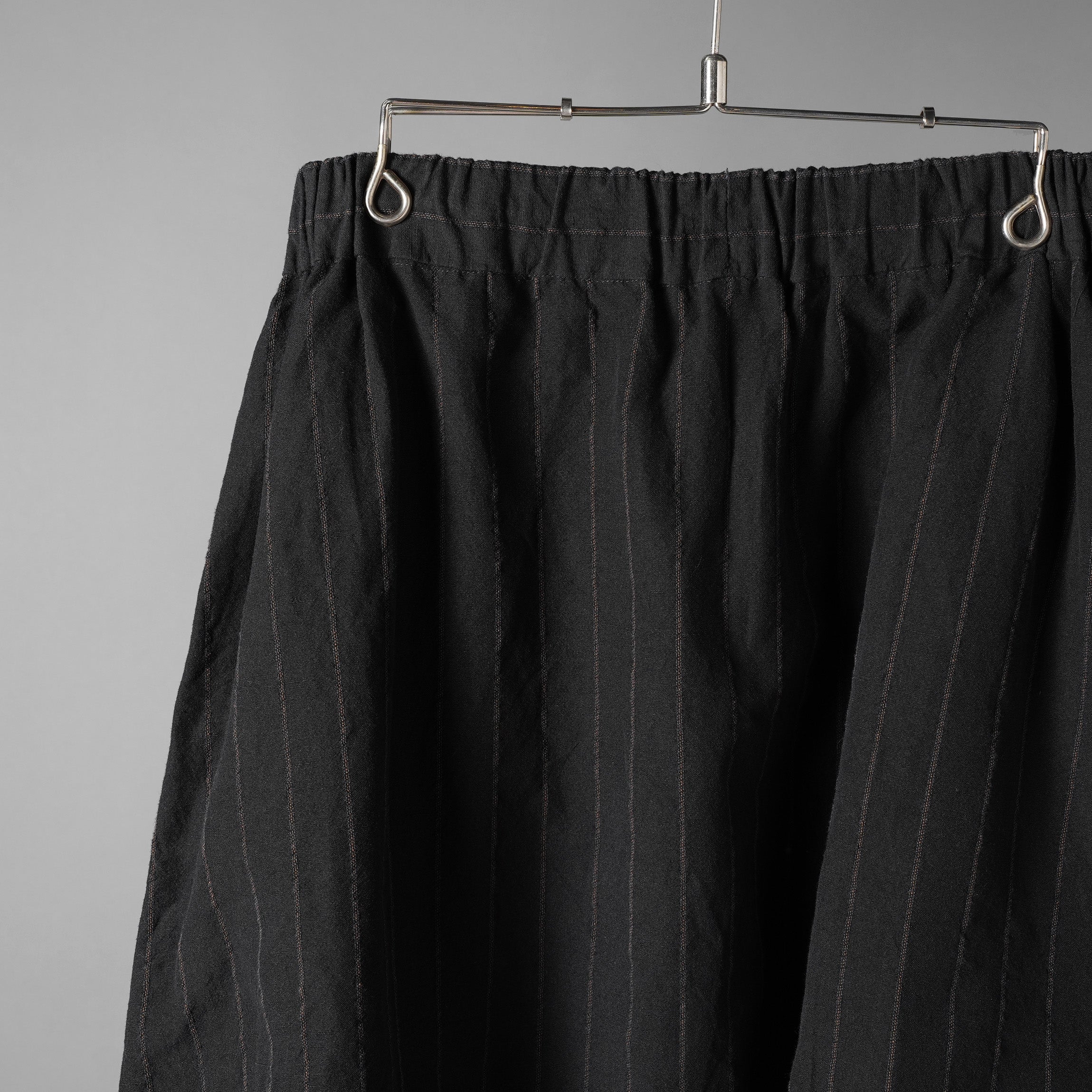 m.a+ エムエークロス / 25SS vertical pocket elastic waist sarrouel / サルエル ジョッパーズ パンツ / PU521-LCST1 / size 48 (BLACK STRIPE)