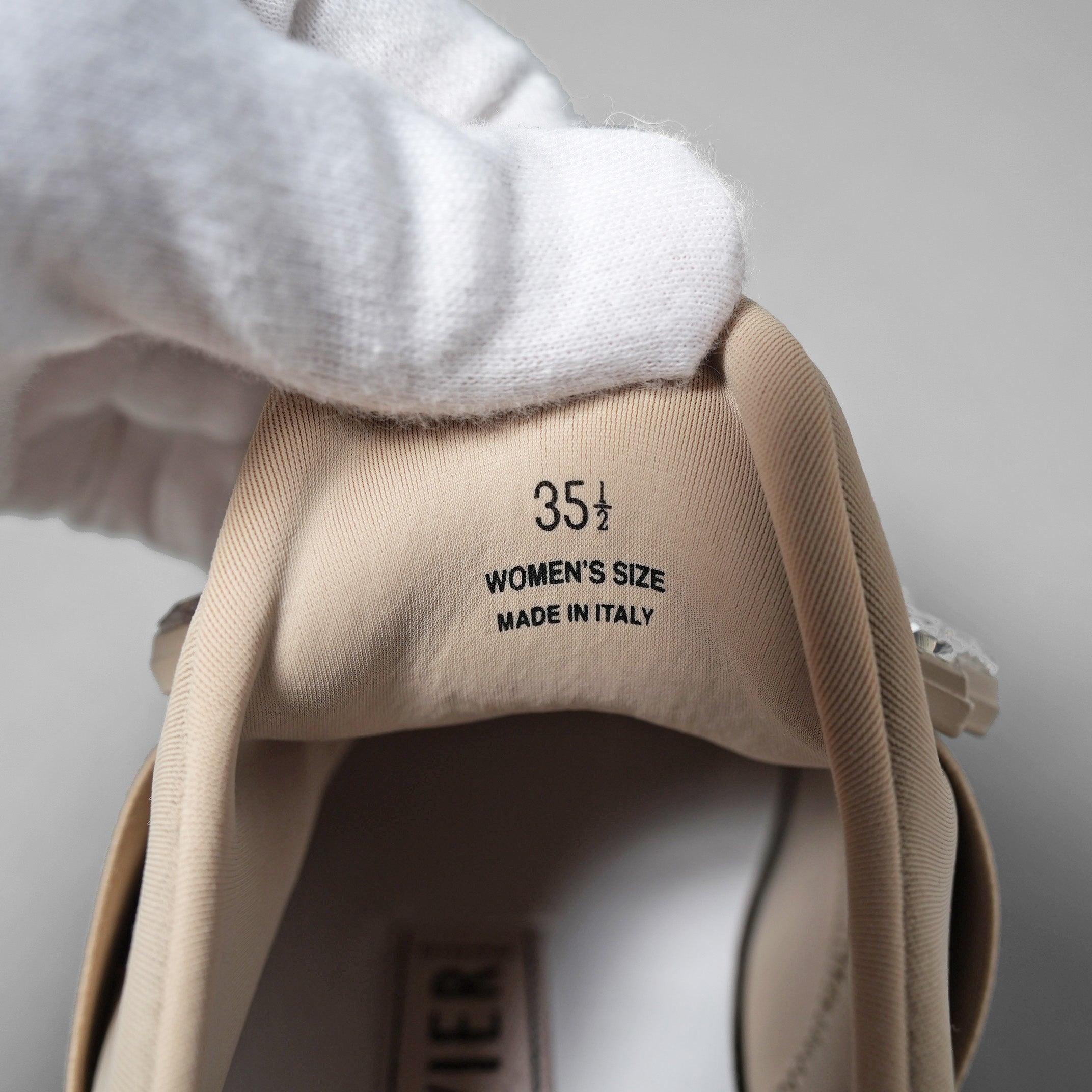 未使用 Roger Vivier ロジェヴィヴィエ / 2025年製 ヴィヴラン ストラスバックル スニーカー / size 35.5 (BEIGE) レディース