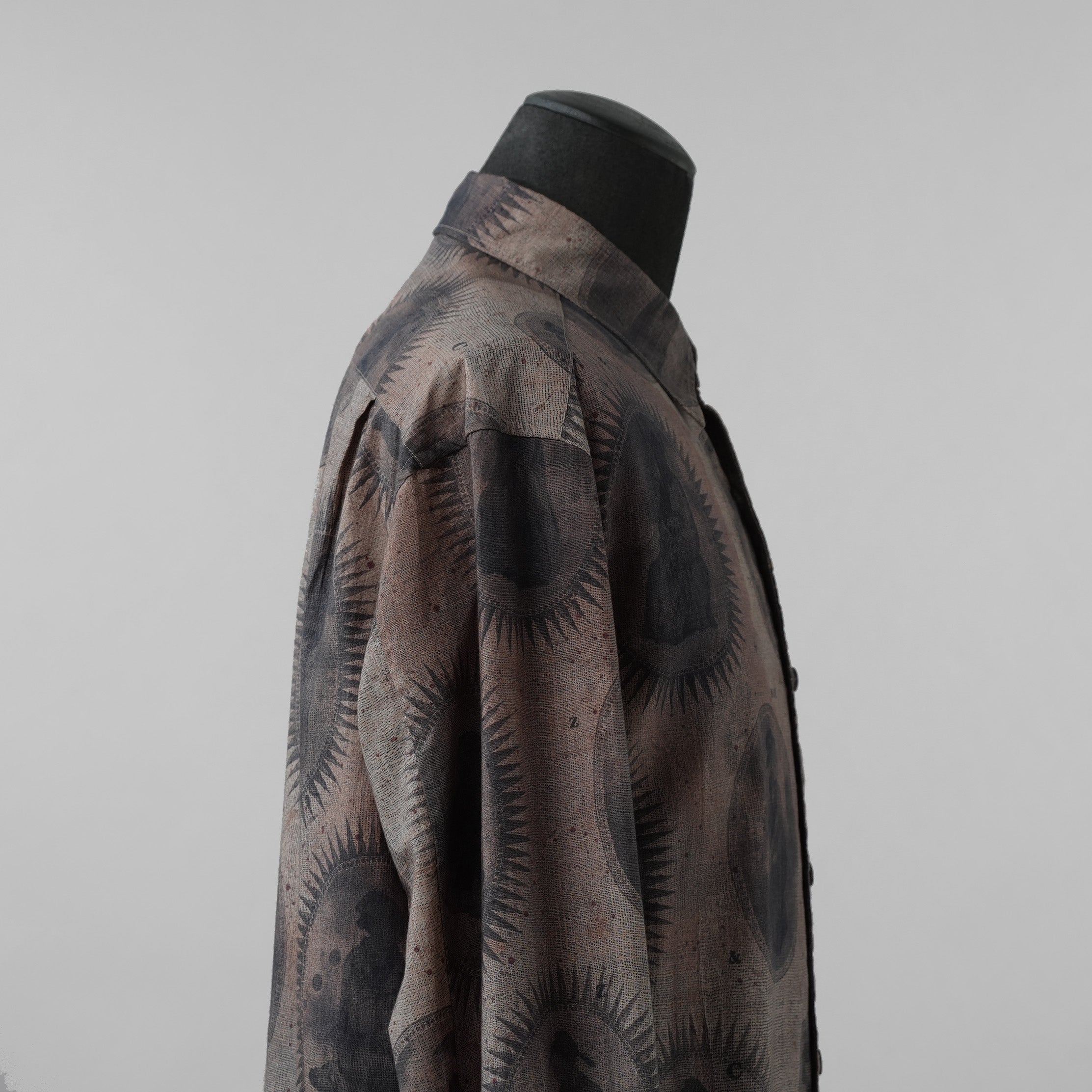 ZIGGY CHEN ジギーチェン / 美品 22SS Elongated Shirts with Schholar Print スカラープリント ロング 長袖シャツ / 0M2210732 / size 44 (GRAY) 352013-in-ue