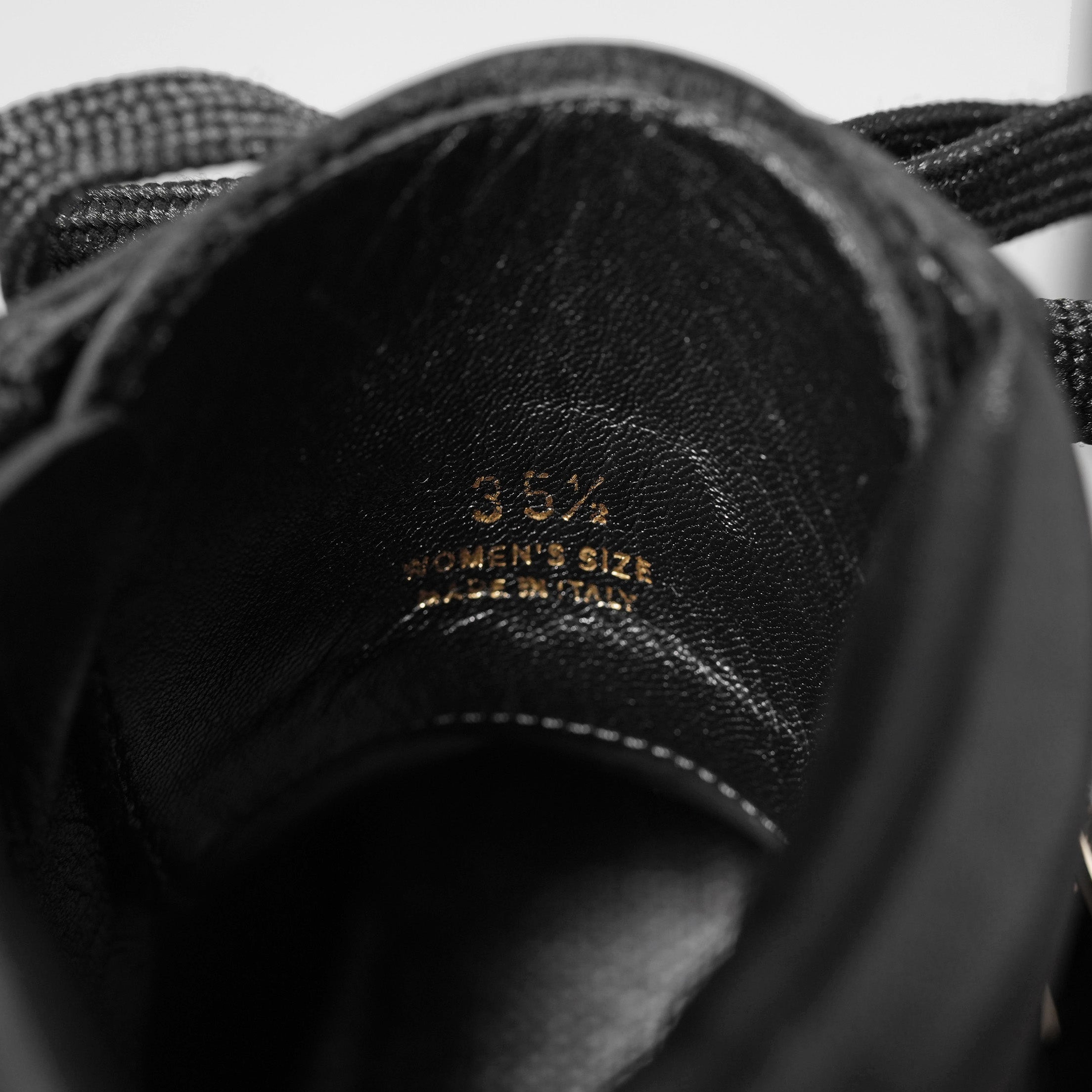 Roger Vivier ロジェ ヴィヴィエ / ヴィヴ レンジャーストラスバックル アンクルブーツ / レースアップブーツ / size 35.5 (23.5cm) BLACK