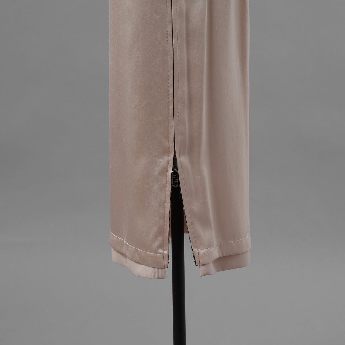 FENDI フェンディ / 23SS フェンディ O'Lock オーロック サテン ペンシル スカート / FQ7451 ANQ4 / size 40 (PINK) レディース 352016-izm