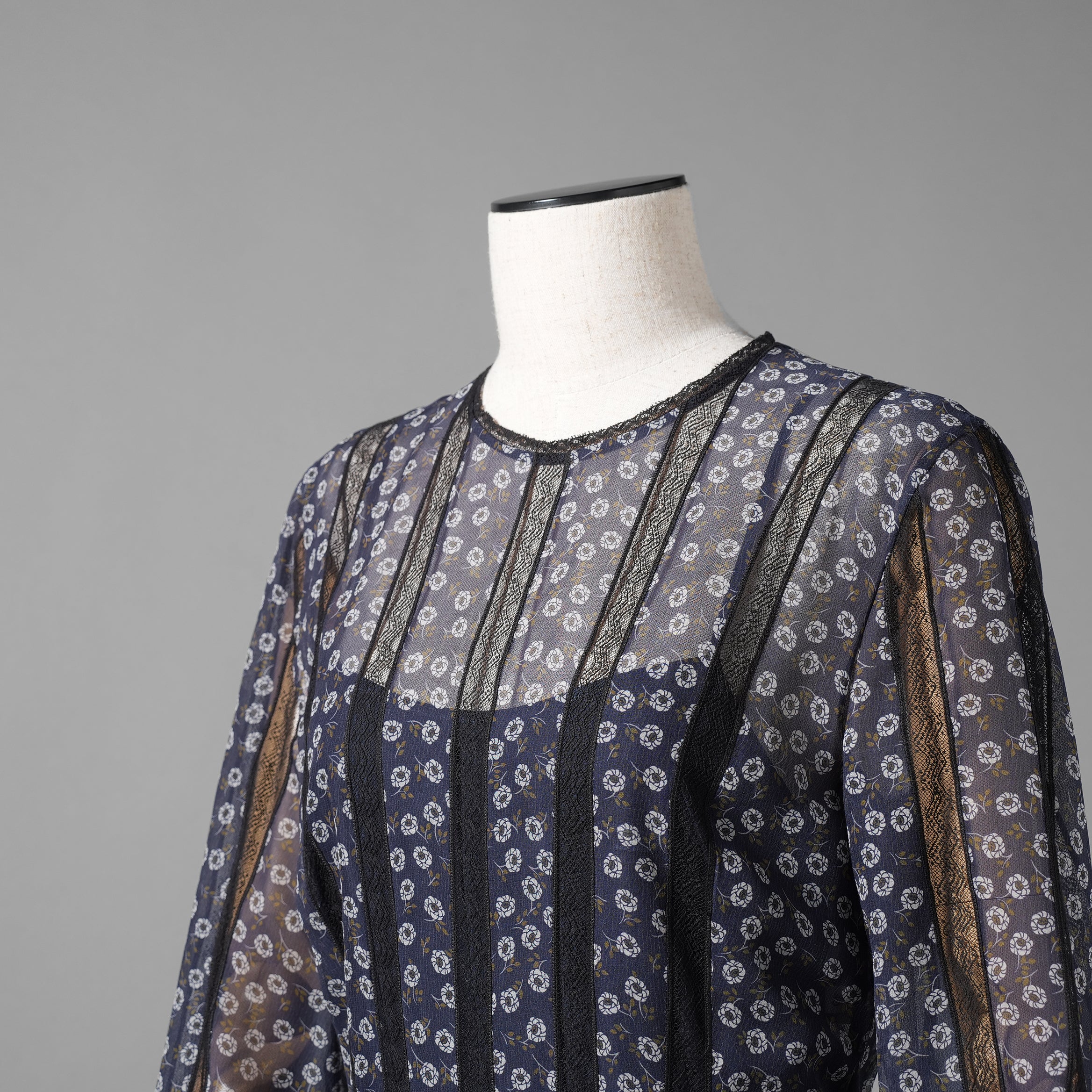 FENDI フェンディ / 19AW 美品 シルクレース インセット 花柄 ワンピース / フリル 長袖ドレス / FDA548 A8E6 / size 40 (NAVY) レディース