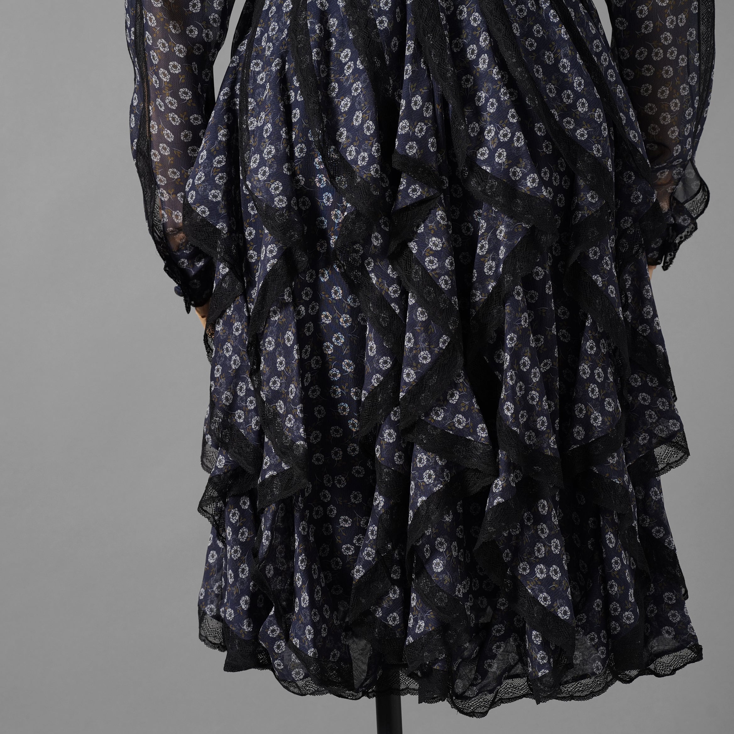 FENDI フェンディ / 19AW 美品 シルクレース インセット 花柄 ワンピース / フリル 長袖ドレス / FDA548 A8E6 / size 40 (NAVY) レディース
