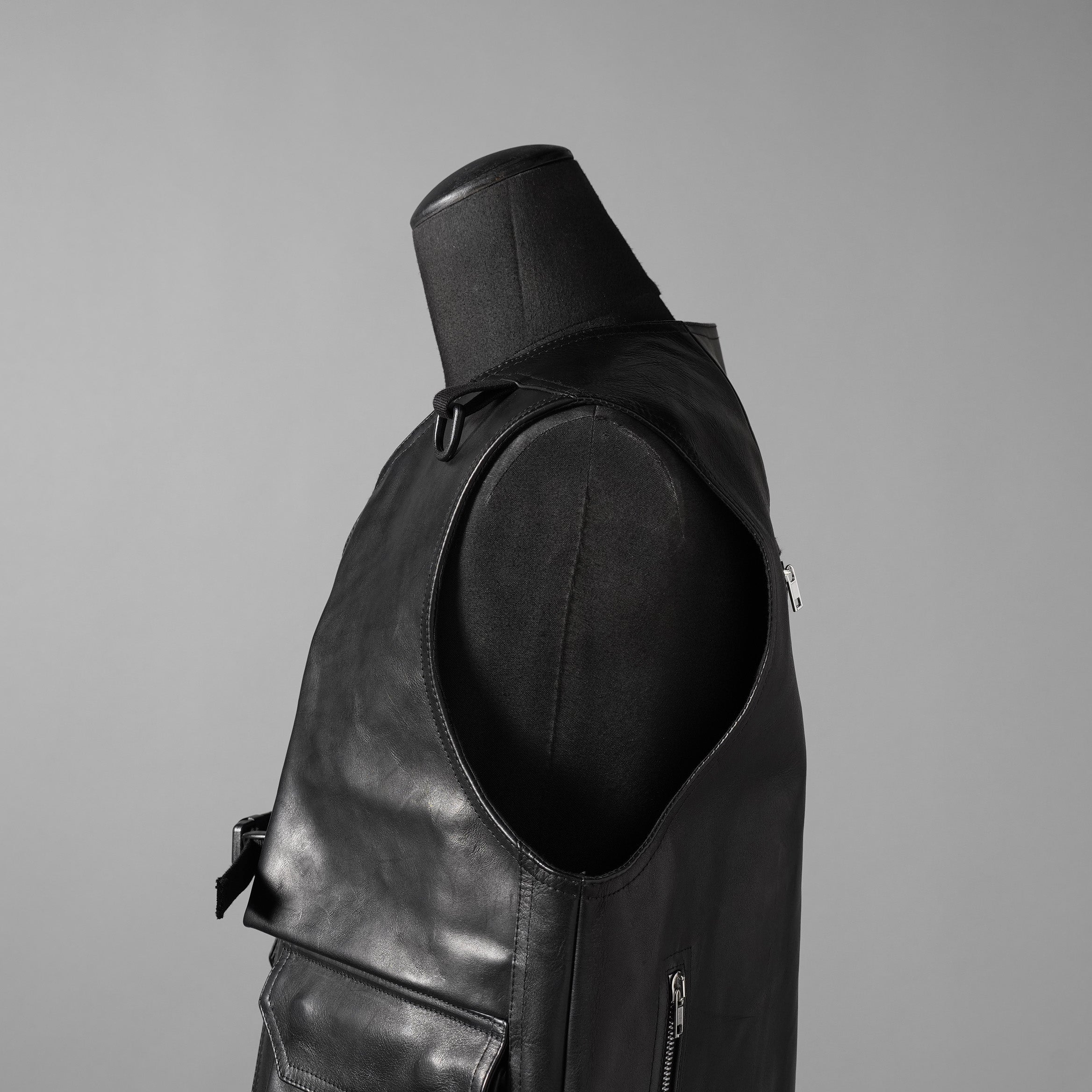 RICK OWENS リックオウエンス / 24AW 美品 Porterville Utility Leather Vest カーフレザー ベスト/ RR02D6911 LOO / size 46 (BLACK)