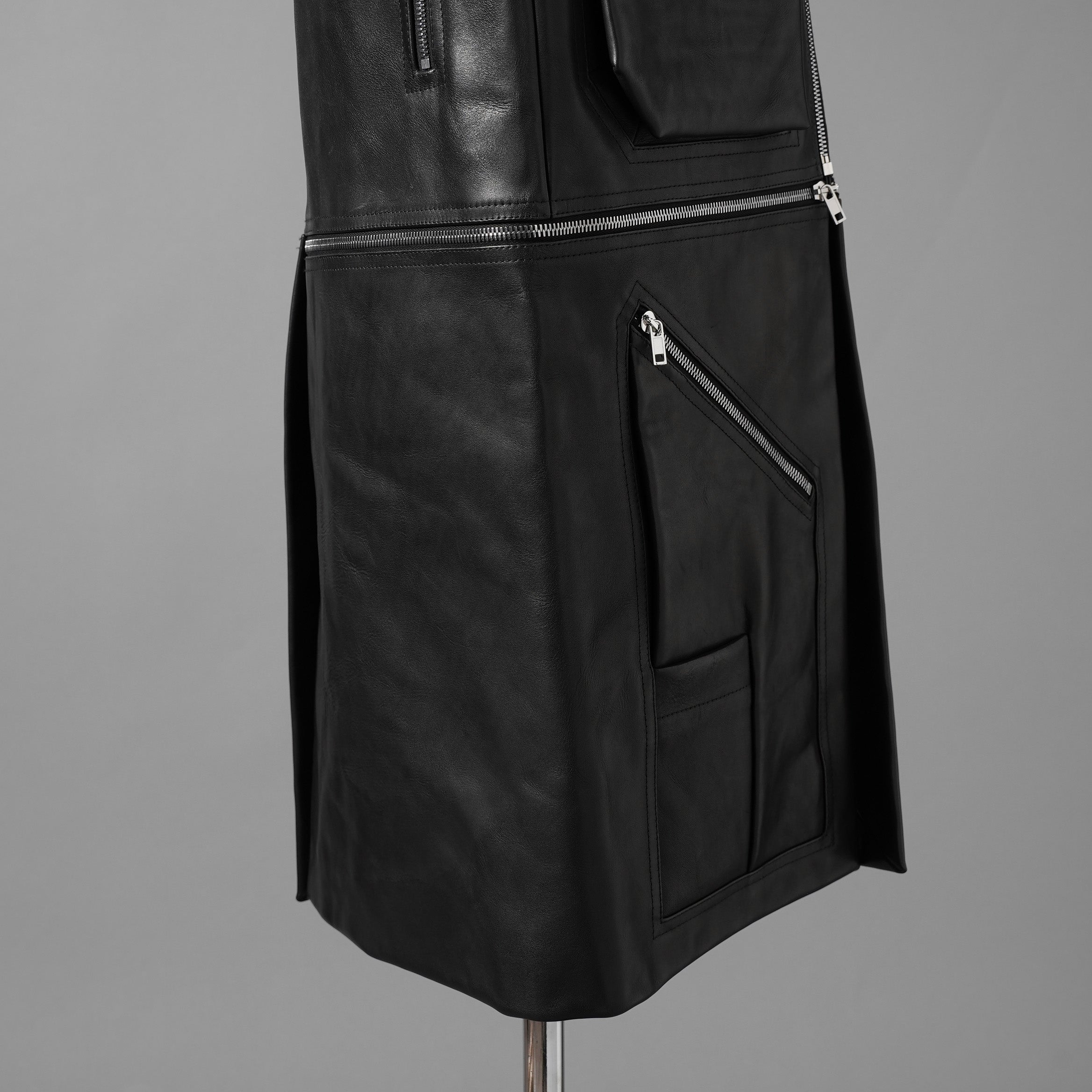 RICK OWENS リックオウエンス / 24AW 美品 Porterville Utility Leather Vest カーフレザー ベスト/ RR02D6911 LOO / size 46 (BLACK)