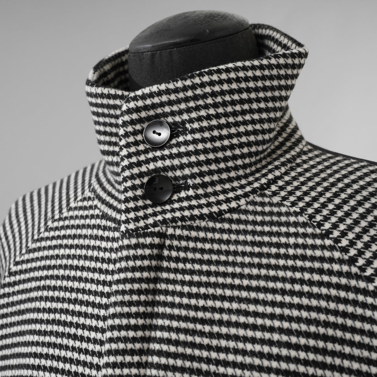 bajra バジュラ / 美品 23AW ハウンドトゥース 千鳥格子 ハイネック・ショートコート ブルゾン / 153uj02 / size 3 (BLACK) 352021-in-ue