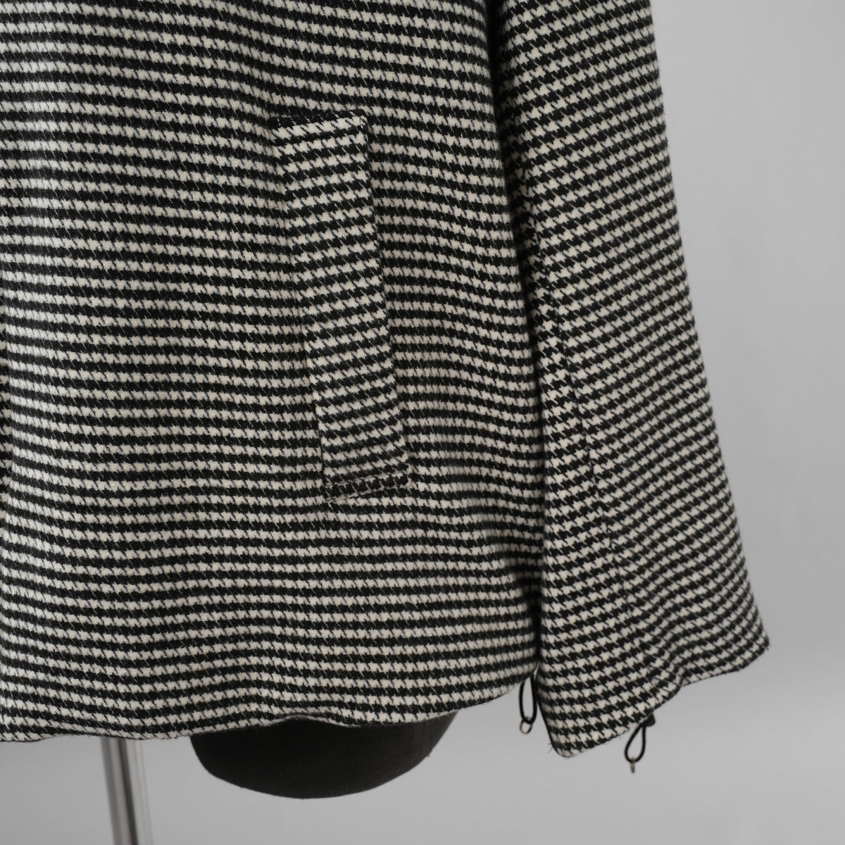 bajra バジュラ / 美品 23AW ハウンドトゥース 千鳥格子 ハイネック・ショートコート ブルゾン / 153uj02 / size 3 (BLACK) 352021-in-ue