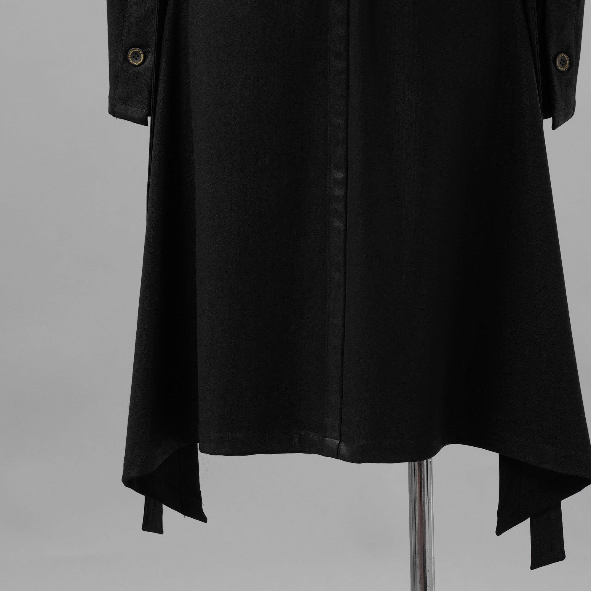 新品 kiryuyrik キリュウキリュウ / 23AW BLACK HONEY CHILI COOKIE コラボ Collarless Flare Jacket ノーカラーフレア ジャケット コート / BHCC-HJ15-007 / size M (BLACK)  123006-alm