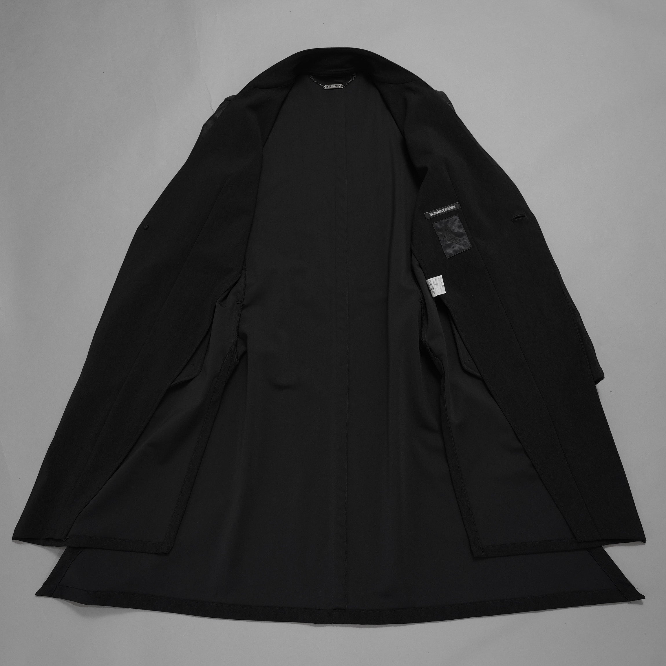 新品 kiryuyrik キリュウキリュウ / 23AW BLACK HONEY CHILI COOKIE コラボ Collarless Flare Jacket ノーカラーフレア ジャケット コート / BHCC-HJ15-007 / size M (BLACK)  123006-alm