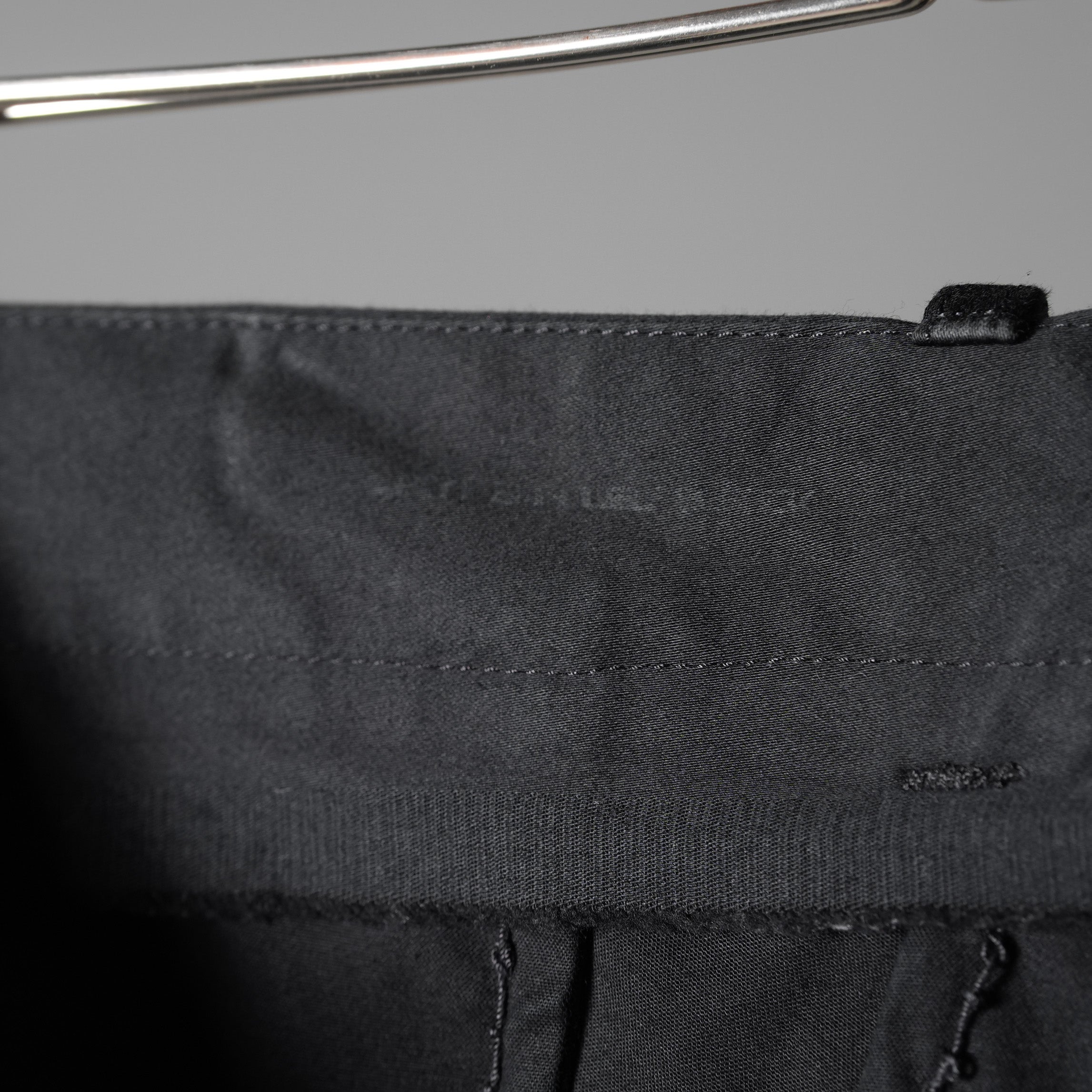 LEON EMANUEL BLANCK レオン エマニュエル ブランク / Distortion Fitted Long Pants. パンツ / DIS-M-FLP-01. / size 46 (BLACK)