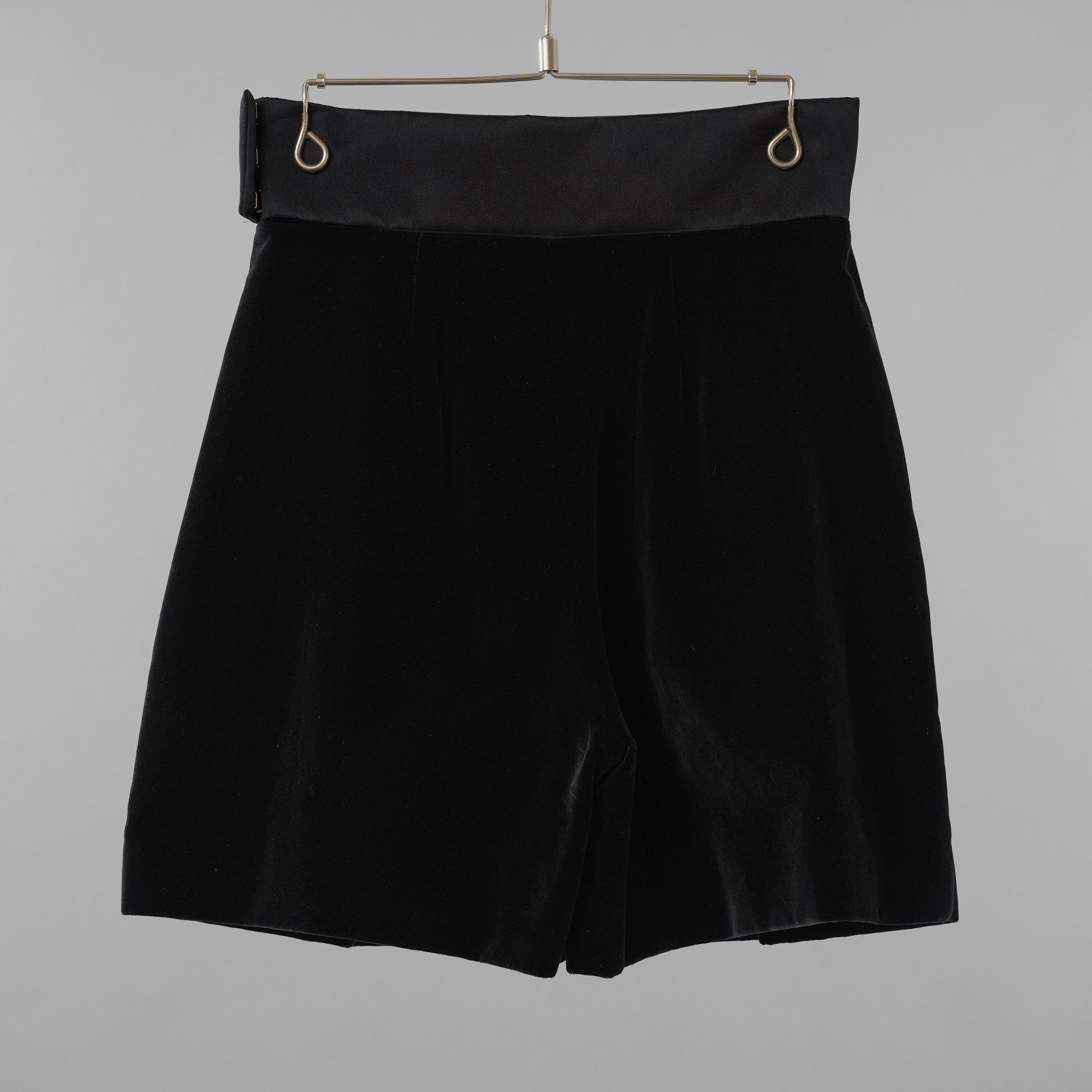 FENDI フェンディ / 美品 21AW シルク ベルベット ショートパンツ / FR6353 AJ08 / size 40 (BLACK) レディース 352023-izm