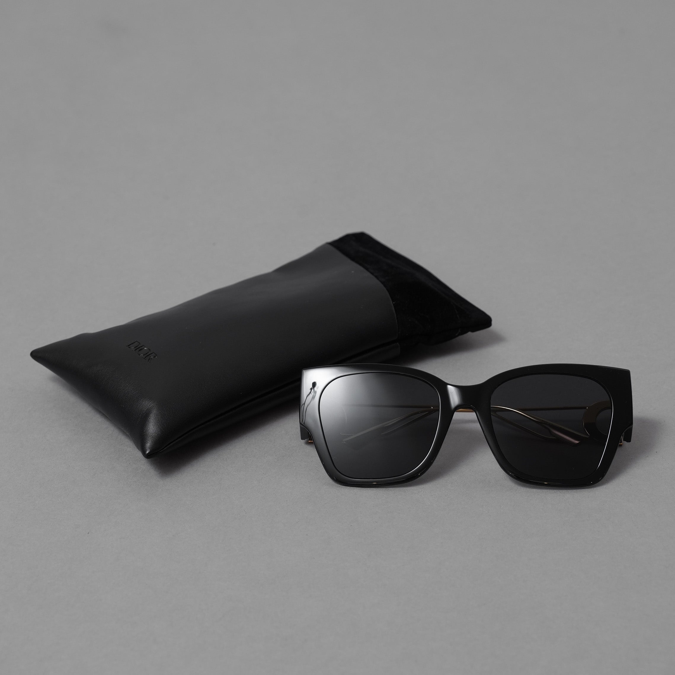 Christian Dior クリスチャンディオール / 美品 30Montaigne 30 モンテーニュ 8072K サングラス アクセサリー /  BLACK 352022-izm