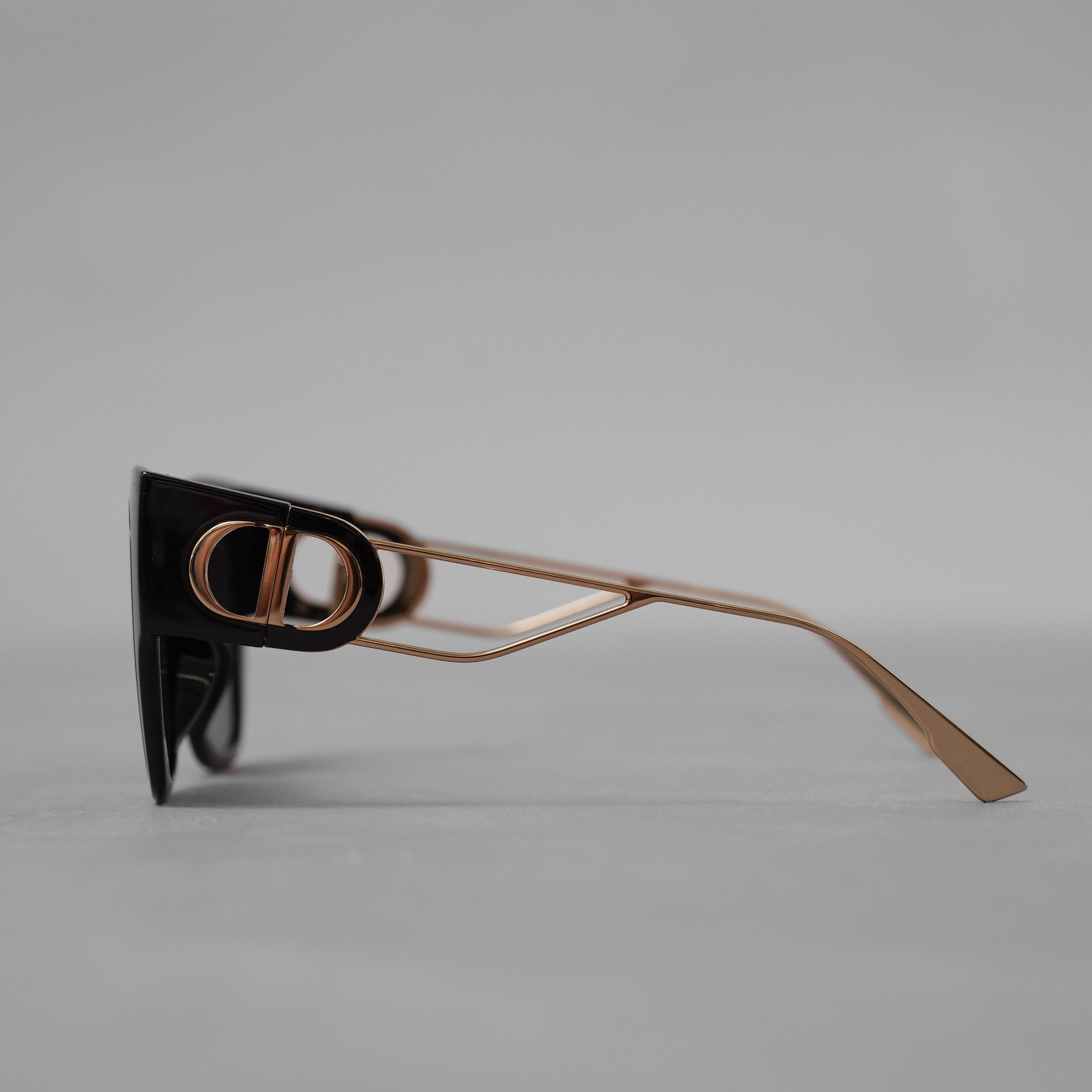 Christian Dior クリスチャンディオール / 美品 30Montaigne 30 モンテーニュ 8072K サングラス アクセサリー /  BLACK 352022-izm