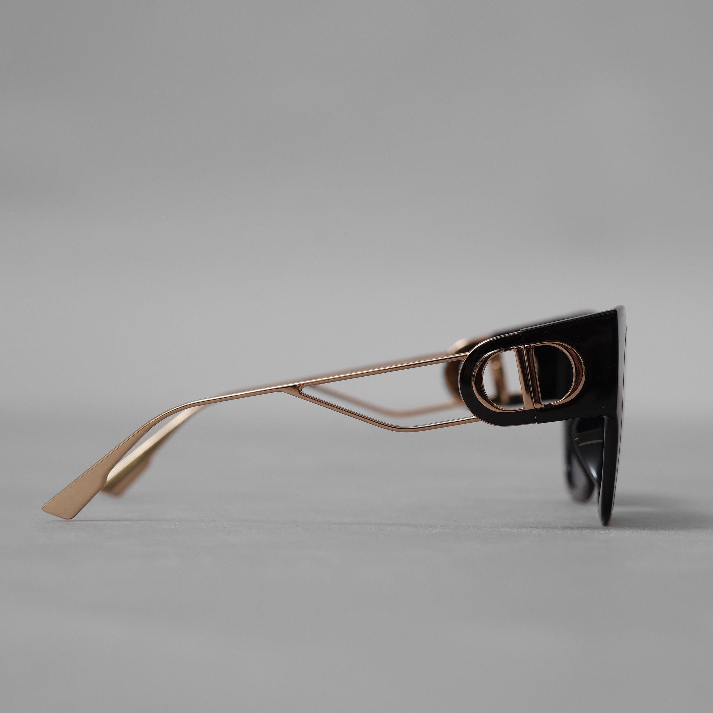 Christian Dior クリスチャンディオール / 美品 30Montaigne 30 モンテーニュ 8072K サングラス アクセサリー /  BLACK 352022-izm