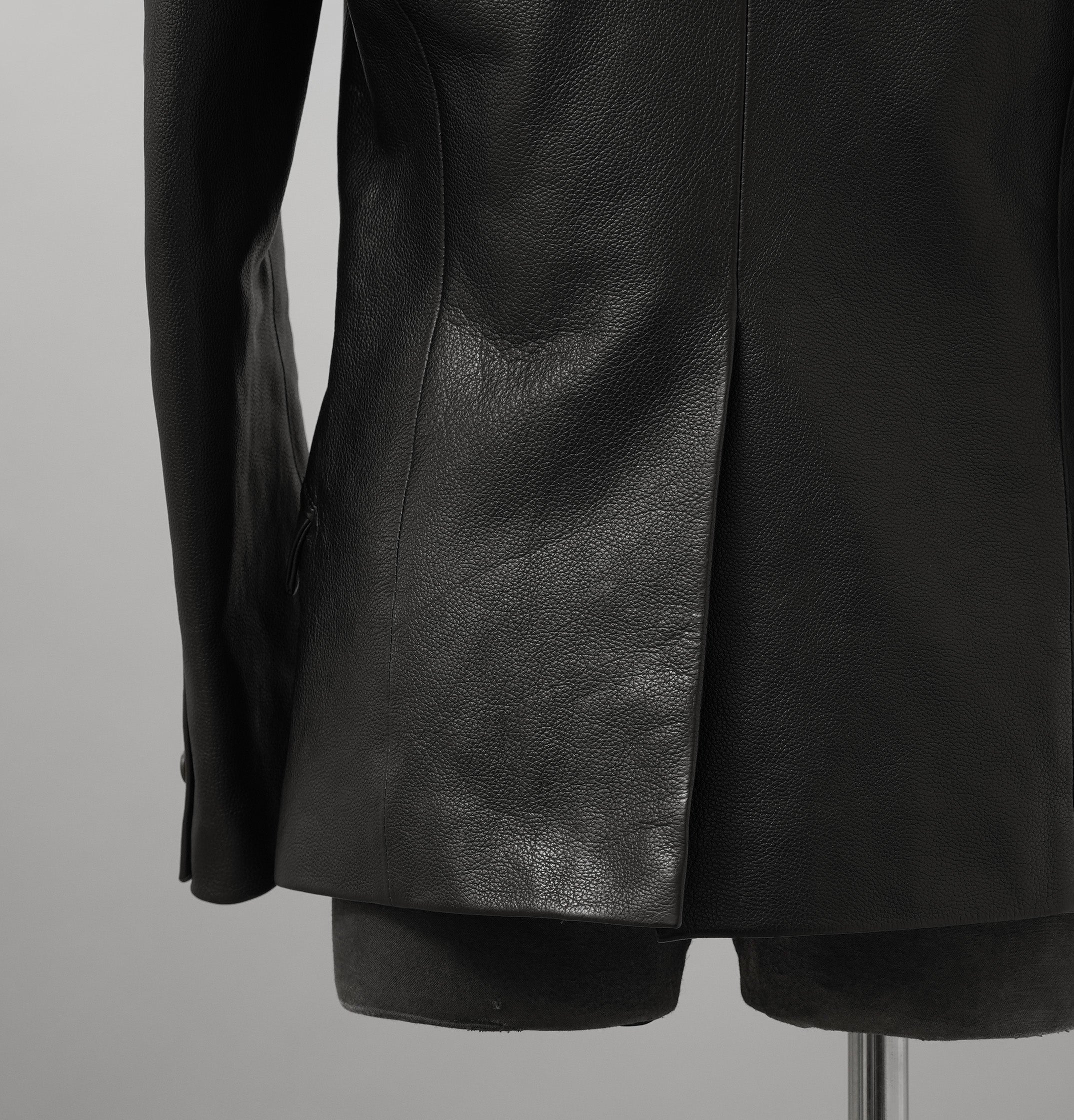 新品 ISAMU KATAYAMA BACKLASH イサムカタヤマ バックラッシュ / 23AW MARYAMイタリーキップ シュリンク / レザー テーラード ジャケット / 2010-03 / size M 123009-alm