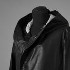 未使用 ISAMU KATAYAMA BACKLASH イサムカタヤマ バックラッシュ / 23AW MONOCHROME LUXURY STEER 0.6mm HOODED COAT フーデッドレザー コート アウター / 2078-03 / size M (BLACK) 352053-in-ue