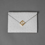 超希少 FENDI フェンディ / 美品 F Is Fendi オーストリッチ レザー / FF ダイヤモンド エンベロープ フラットポーチ クラッチ バッグ アクセサリー / 8N0151 ANLO F11CB / IVORY WHITE 352030-izm