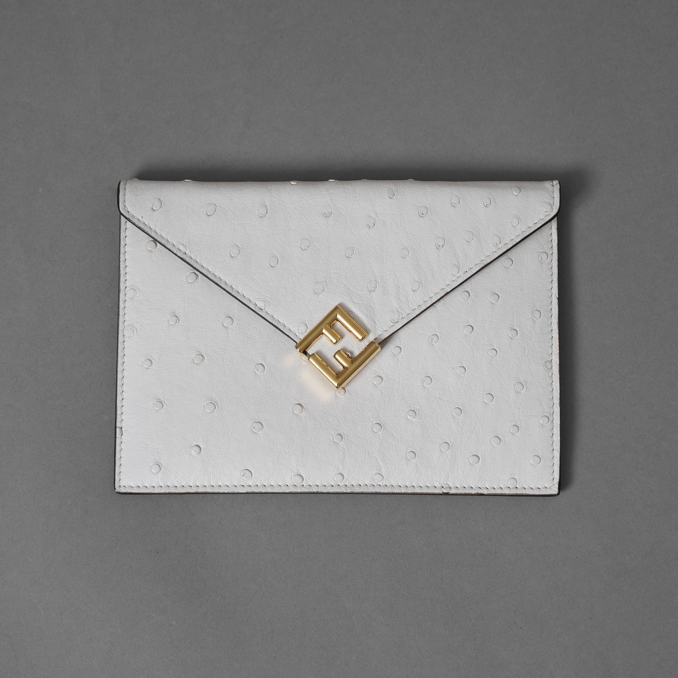 超希少 FENDI フェンディ / 美品 F Is Fendi オーストリッチ レザー / エフ ダイヤモンド エンベロープ フラットポーチ クラッチ バッグ アクセサリー / 8N0151 ANLO F11CB / IVORY WHITE 352030-izm