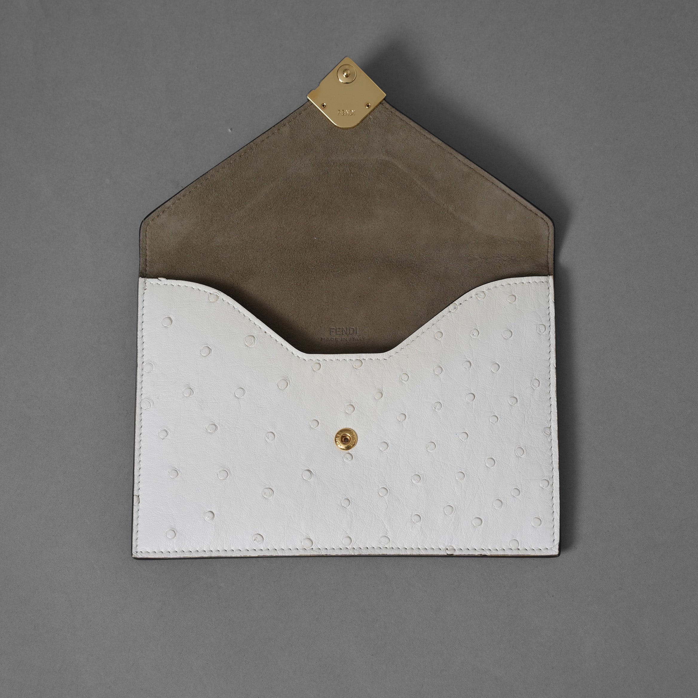 超希少 FENDI フェンディ / 美品 F Is Fendi オーストリッチ レザー / エフ ダイヤモンド エンベロープ フラットポーチ クラッチ バッグ アクセサリー / 8N0151 ANLO F11CB / IVORY WHITE 352030-izm