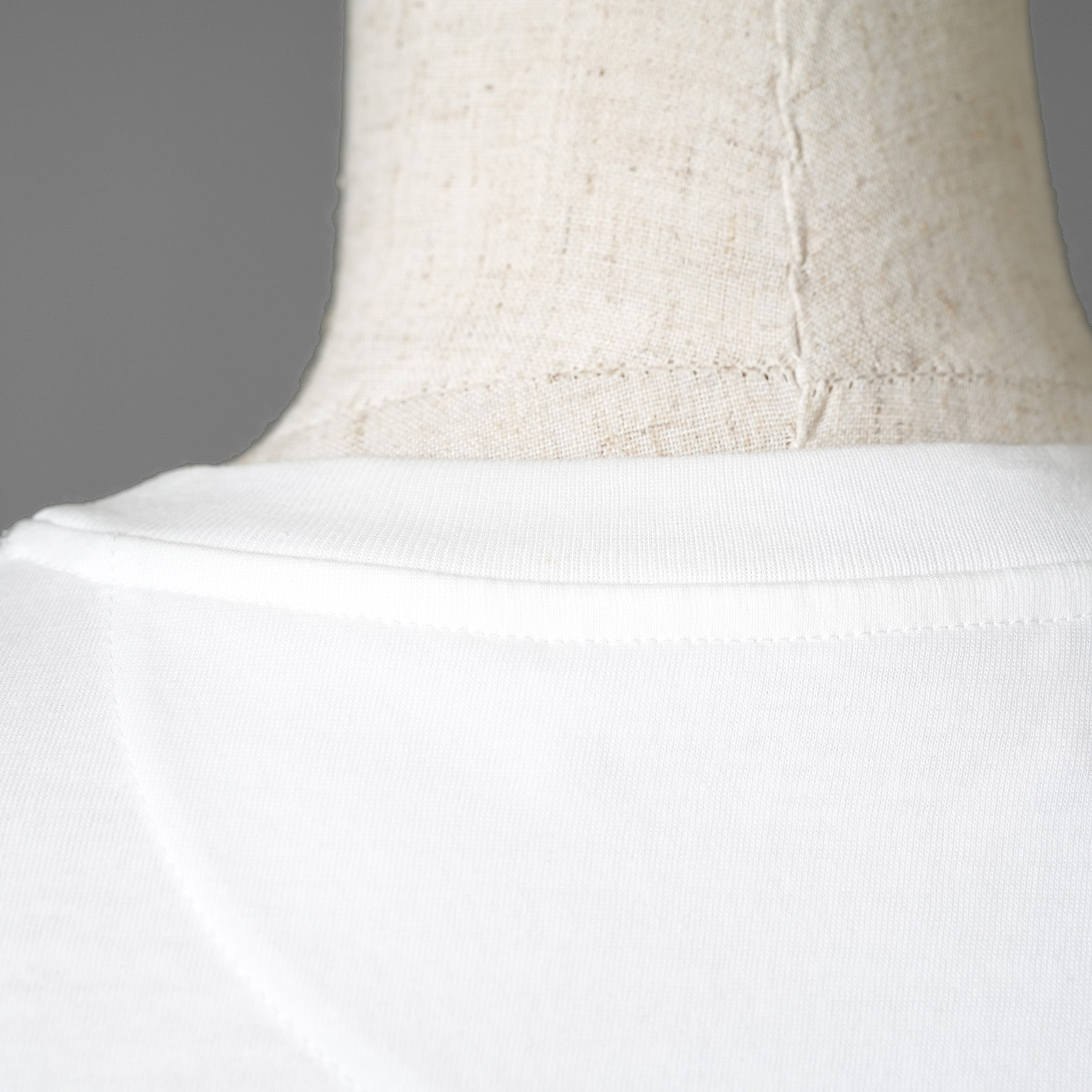 VALENTINO ヴァレンティノ / 美品 22SS フロントレース バックロゴTシャツ / 半袖Tシャツ / XB3MG1616WN / size S (WHITE) レディース