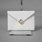 超希少 FENDI フェンディ / 美品 F Is Fendi オーストリッチ レザー / FF ダイヤモンド エンベロープ フラットポーチ クラッチ バッグ アクセサリー / 8N0151 ANLO F11CB / IVORY WHITE 352030-izm