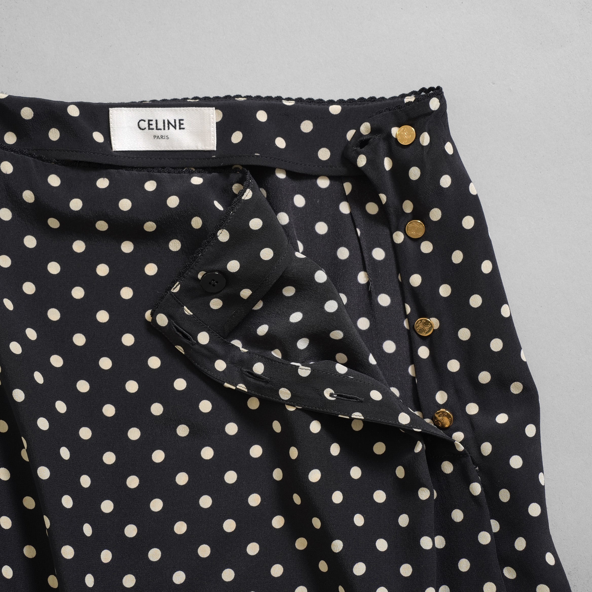 CELINE セリーヌ / 美品 20SS トリオンフボタン シルク ポルカドット柄  ロングスカート サイドスリット / 2J331966H / size 36 (BLACK) レディース