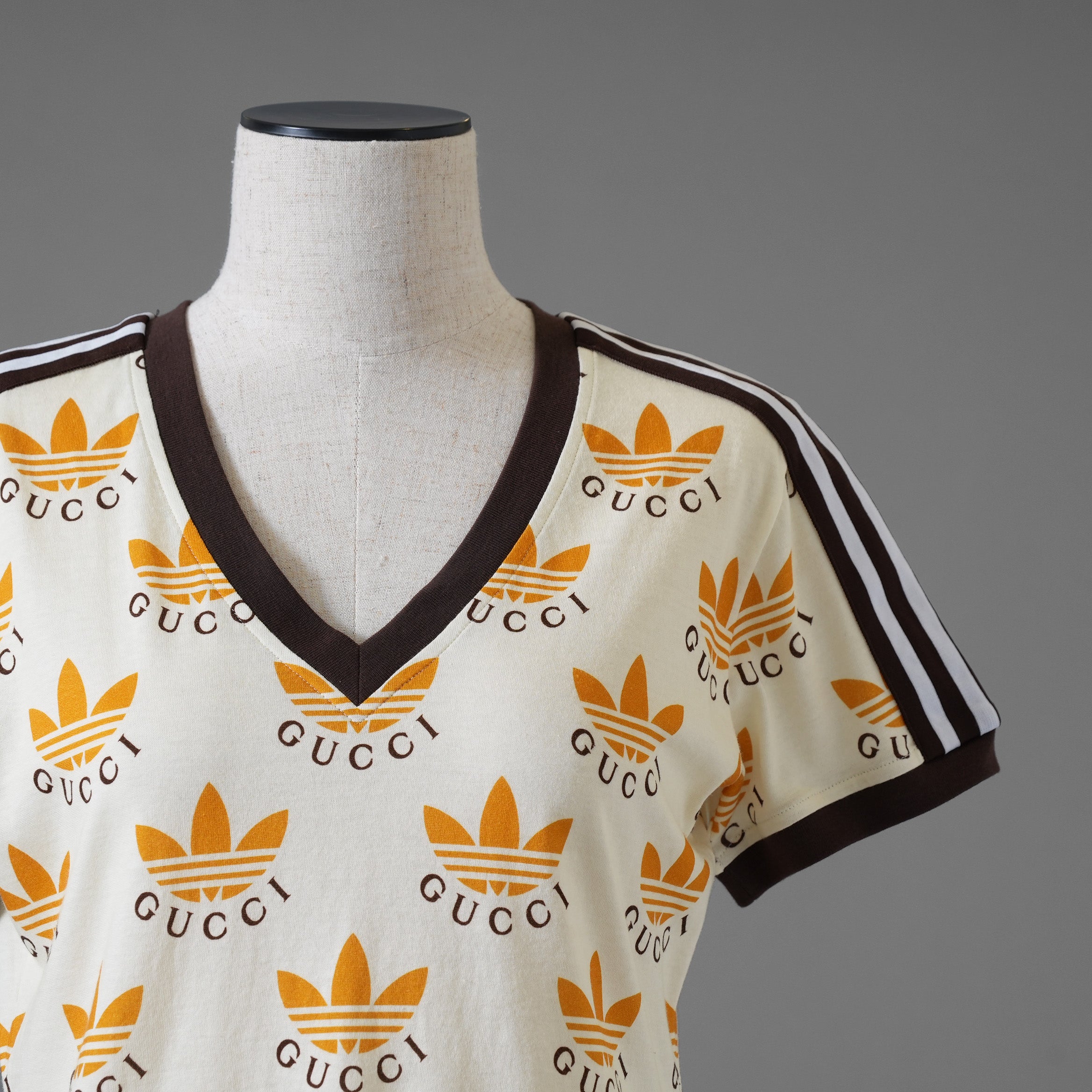 未使用 GUCCI x adidas / 22SS トレフォイルプリント 半袖Tシャツ/ 693539 / size XS (IVORY)