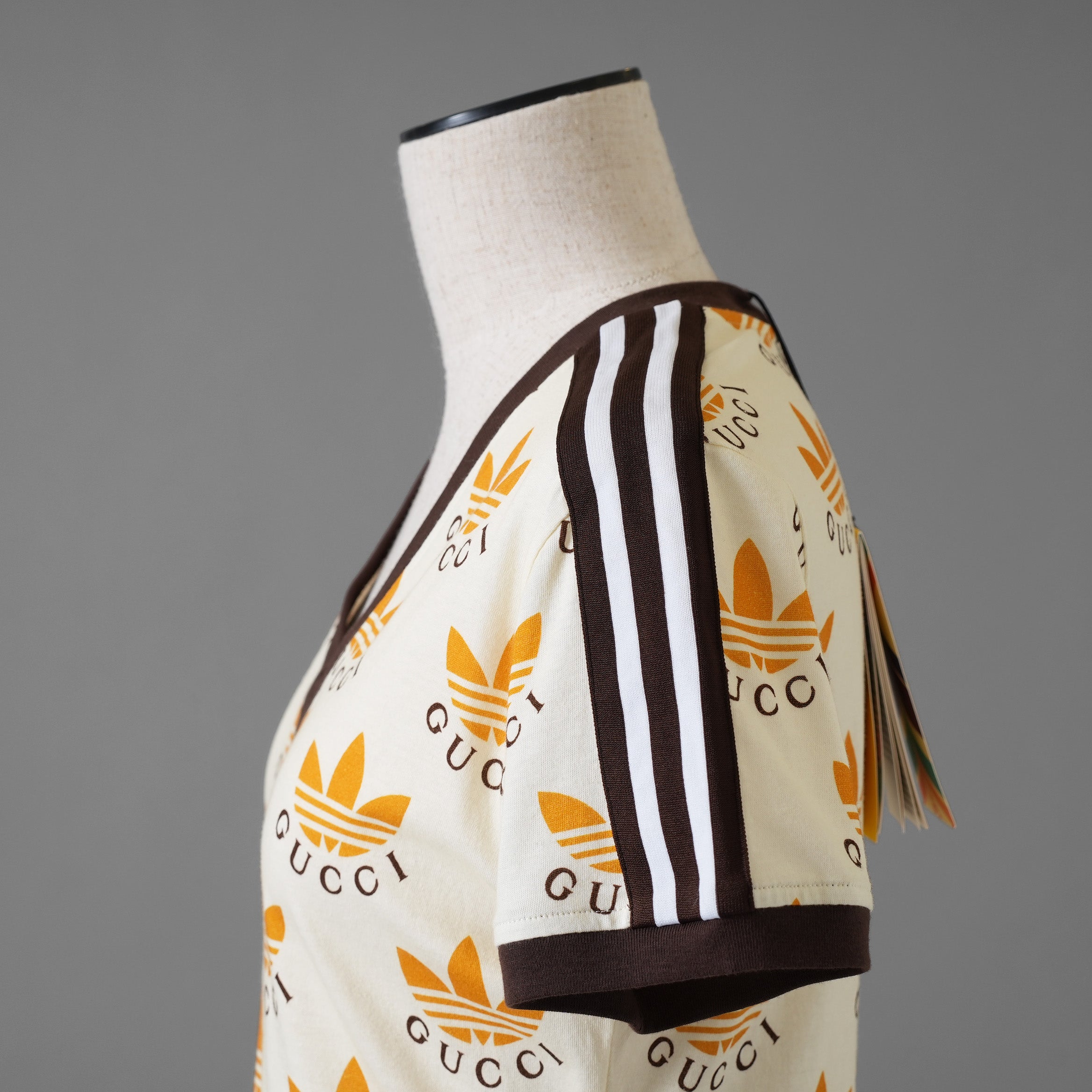 未使用 GUCCI x adidas / 22SS トレフォイルプリント 半袖Tシャツ/ 693539 / size XS (IVORY)