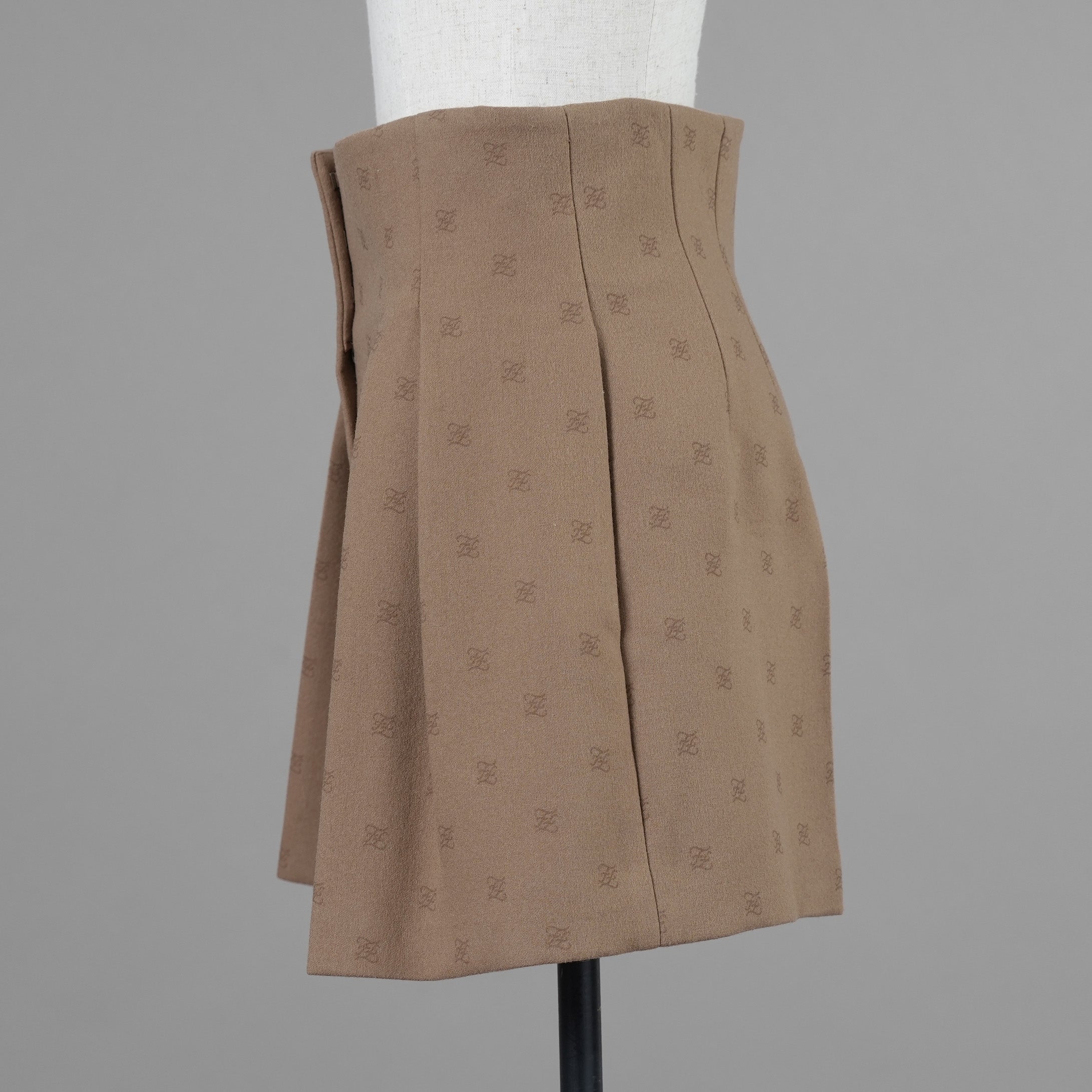 FENDI フェンディ / 21AW カリグラフィ ウール＆カシミヤ混 ショート パンツ / FR6336 AHL4 / size 42 (BEIGE) 352040-izm