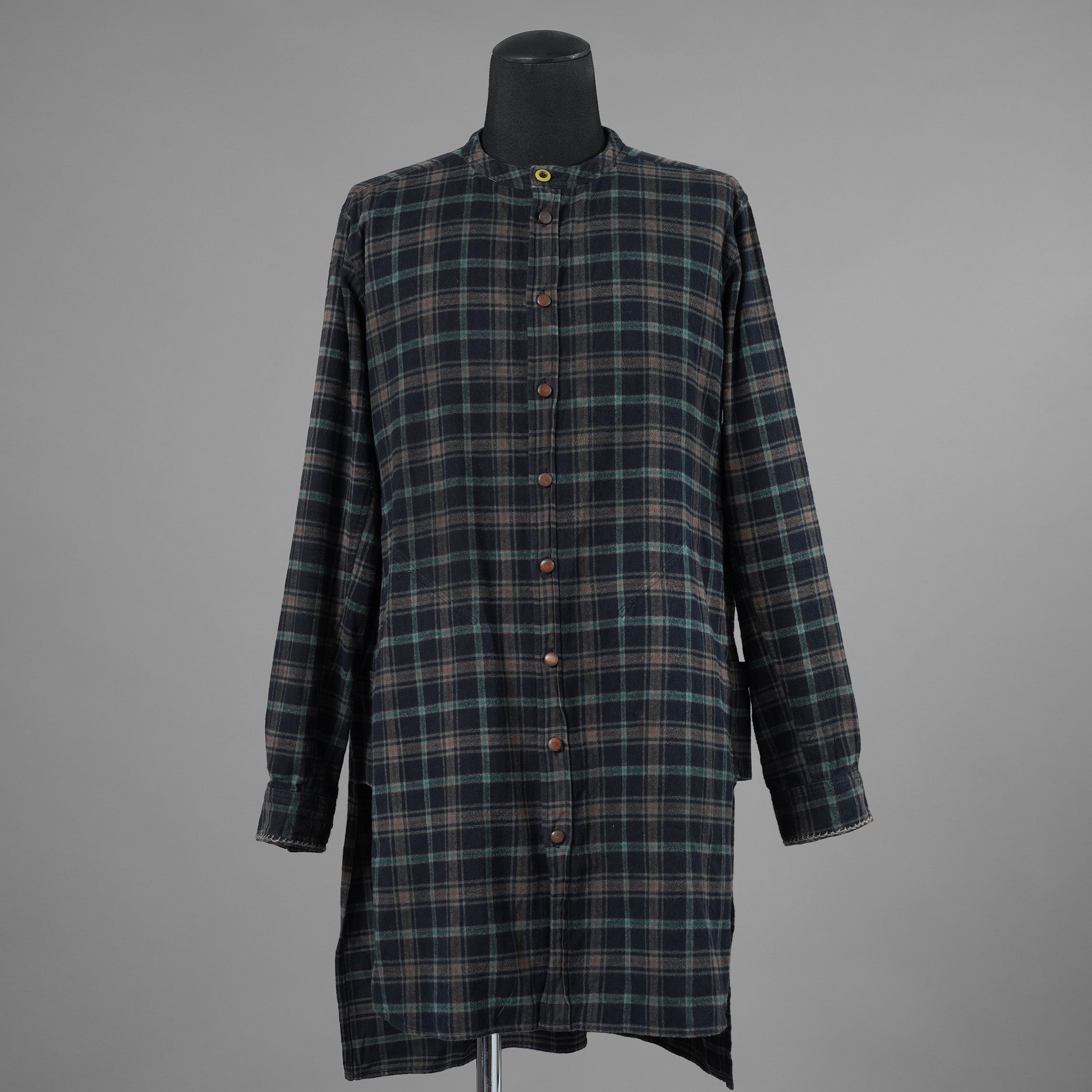 daska ダスカ / 美品 19AW  "JOHAN" plaid shirt sumi dyed flannel ロングシャツ アトリエシャツ 長袖シャツ / size 2 NAVY 352042-ymu