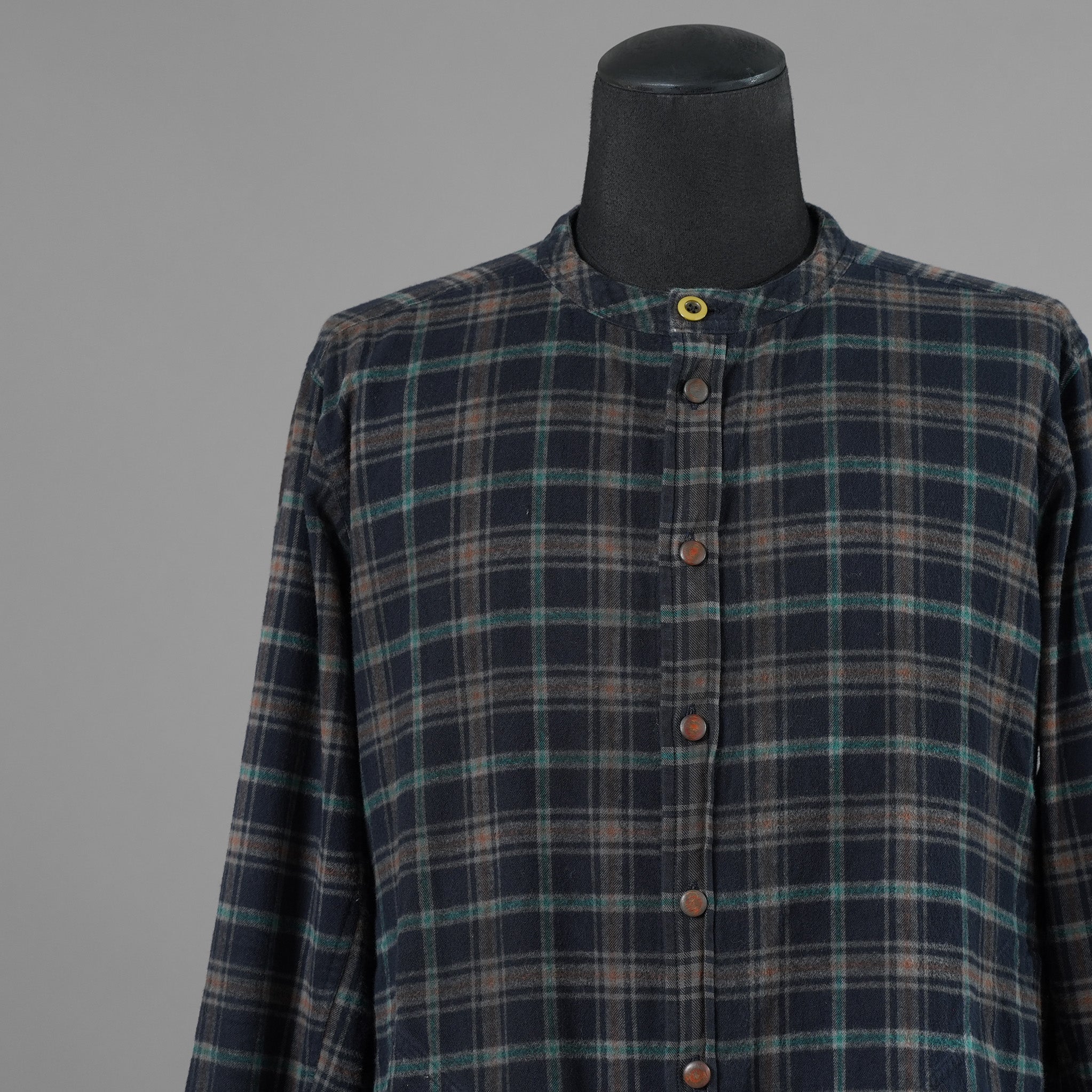 daska ダスカ / 美品 19AW  "JOHAN" plaid shirt sumi dyed flannel ロングシャツ アトリエシャツ 長袖シャツ / size 2 NAVY 352042-ymu