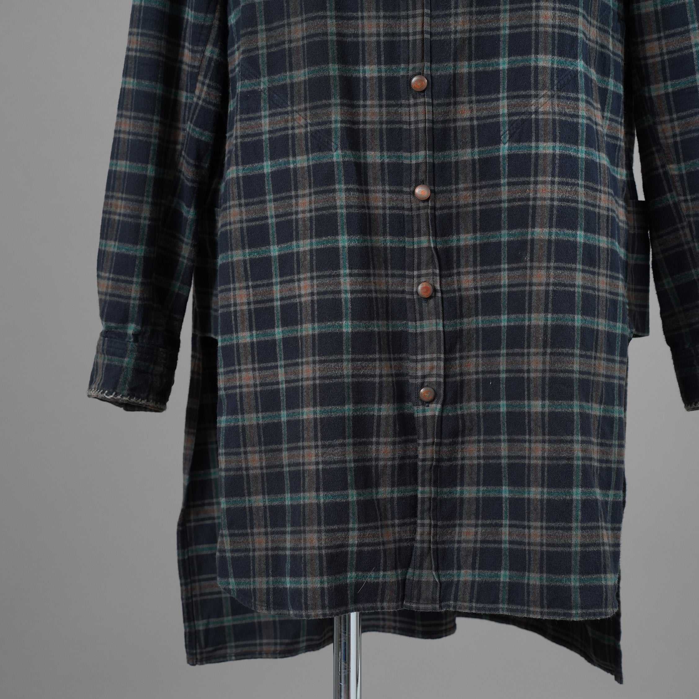 daska ダスカ / 美品 19AW  "JOHAN" plaid shirt sumi dyed flannel ロングシャツ アトリエシャツ 長袖シャツ / size 2 NAVY 352042-ymu