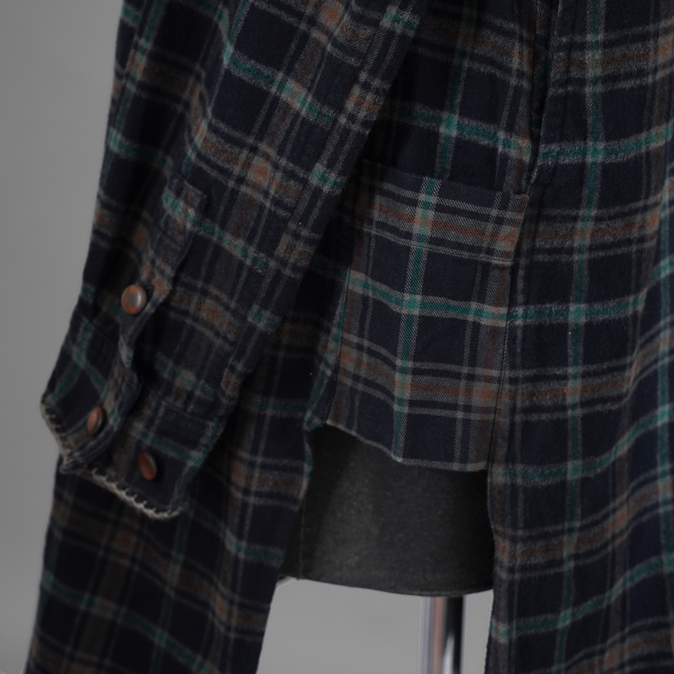 daska ダスカ / 美品 19AW  "JOHAN" plaid shirt sumi dyed flannel ロングシャツ アトリエシャツ 長袖シャツ / size 2 NAVY 352042-ymu
