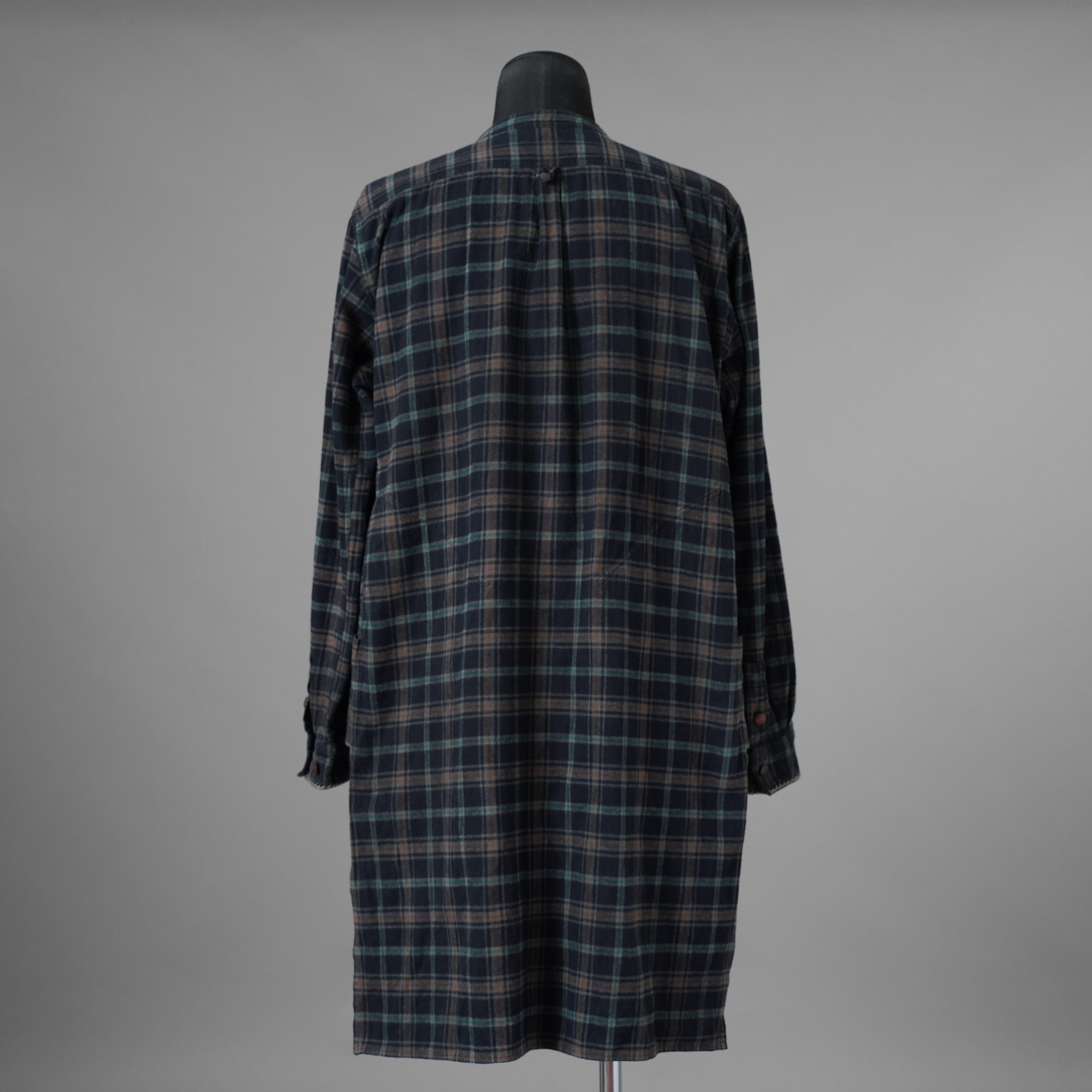 daska ダスカ / 美品 19AW  "JOHAN" plaid shirt sumi dyed flannel ロングシャツ アトリエシャツ 長袖シャツ / size 2 NAVY 352042-ymu