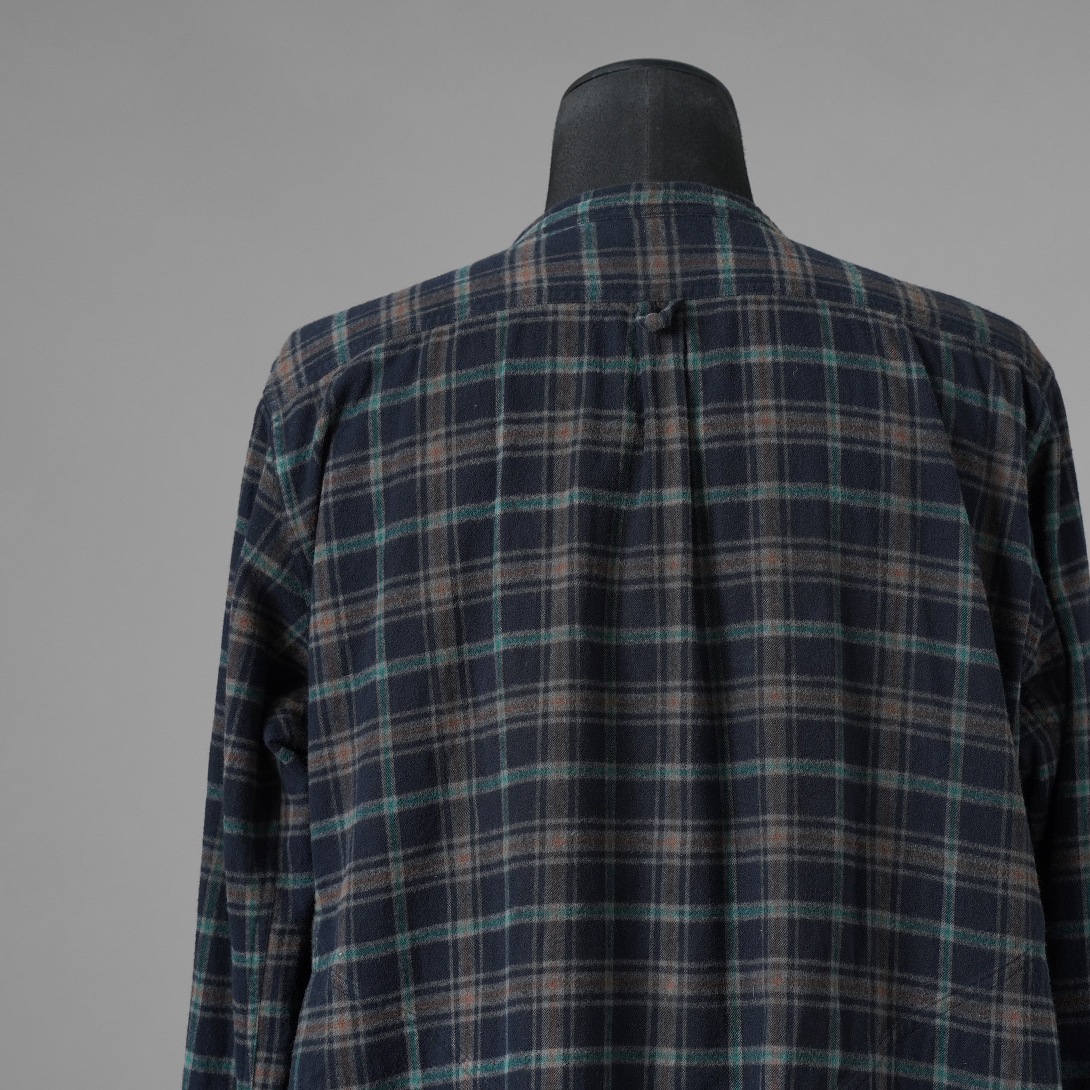 daska ダスカ / 美品 19AW  "JOHAN" plaid shirt sumi dyed flannel ロングシャツ アトリエシャツ 長袖シャツ / size 2 NAVY 352042-ymu