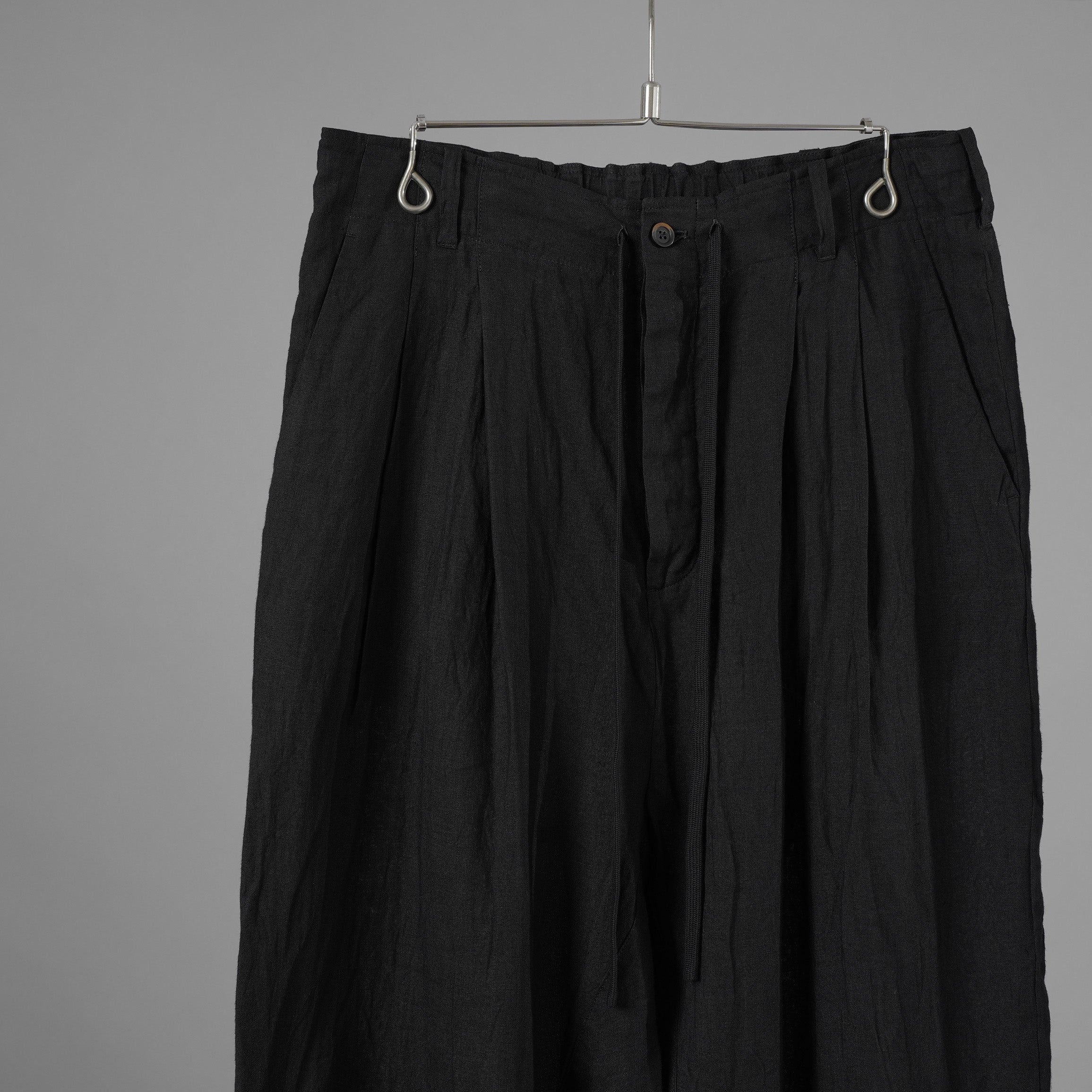 Forme D'expression フォルメ デ クスプレション / 美品 26SS 2Tucked Sarouel Pants サルエル パンツ / HP033 GBMB / size M (BLACK) 352044-uen