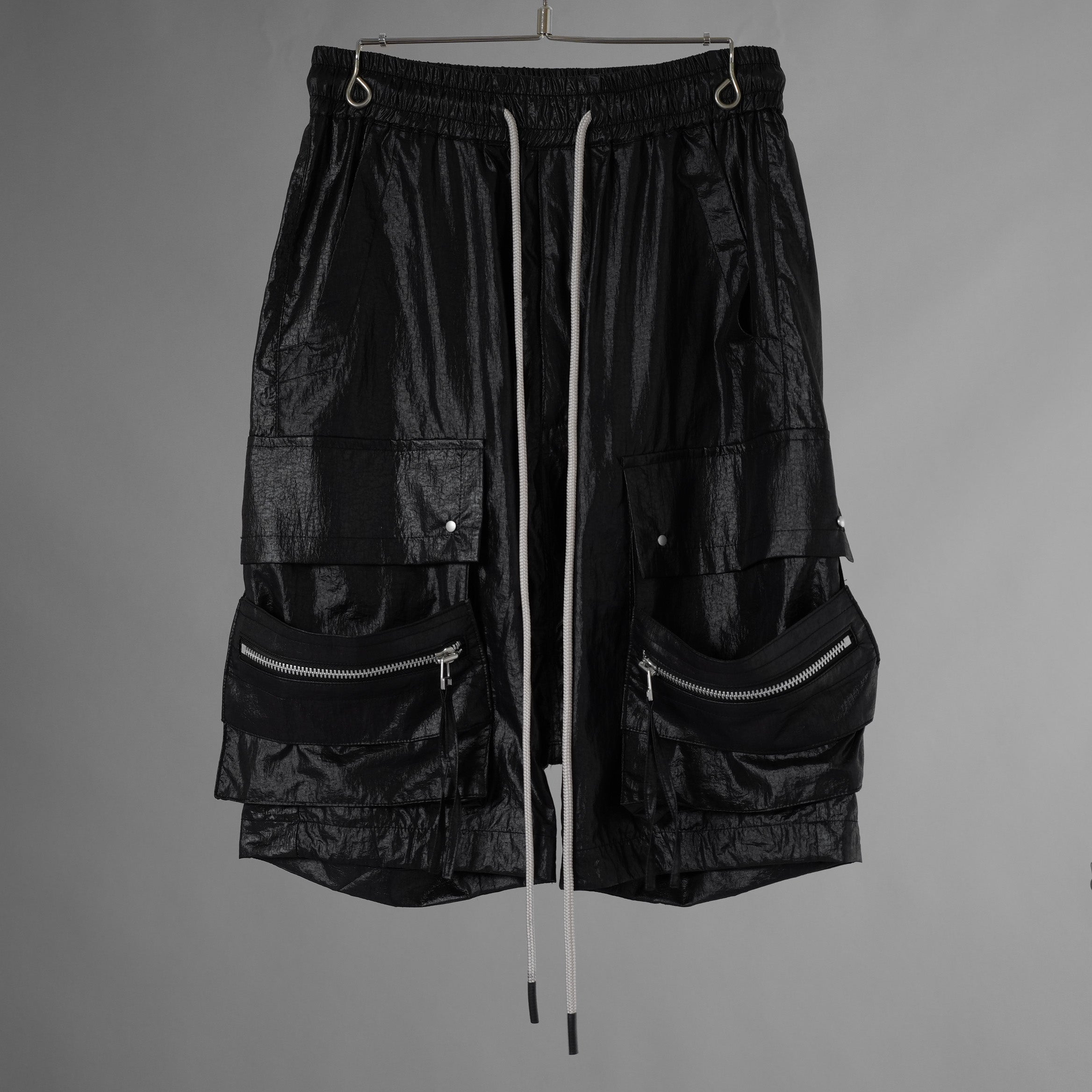 A.F ARTEFACT エーエフアーティファクト / 美品 25SS AIRY CRINKLE NYLON ZIP CARGO SHORTS エアリー クリンクル ナイロン ジップ カーゴ ショーツ パンツ / ag-13053-1 / size 2 (BLACK) 352047-uen