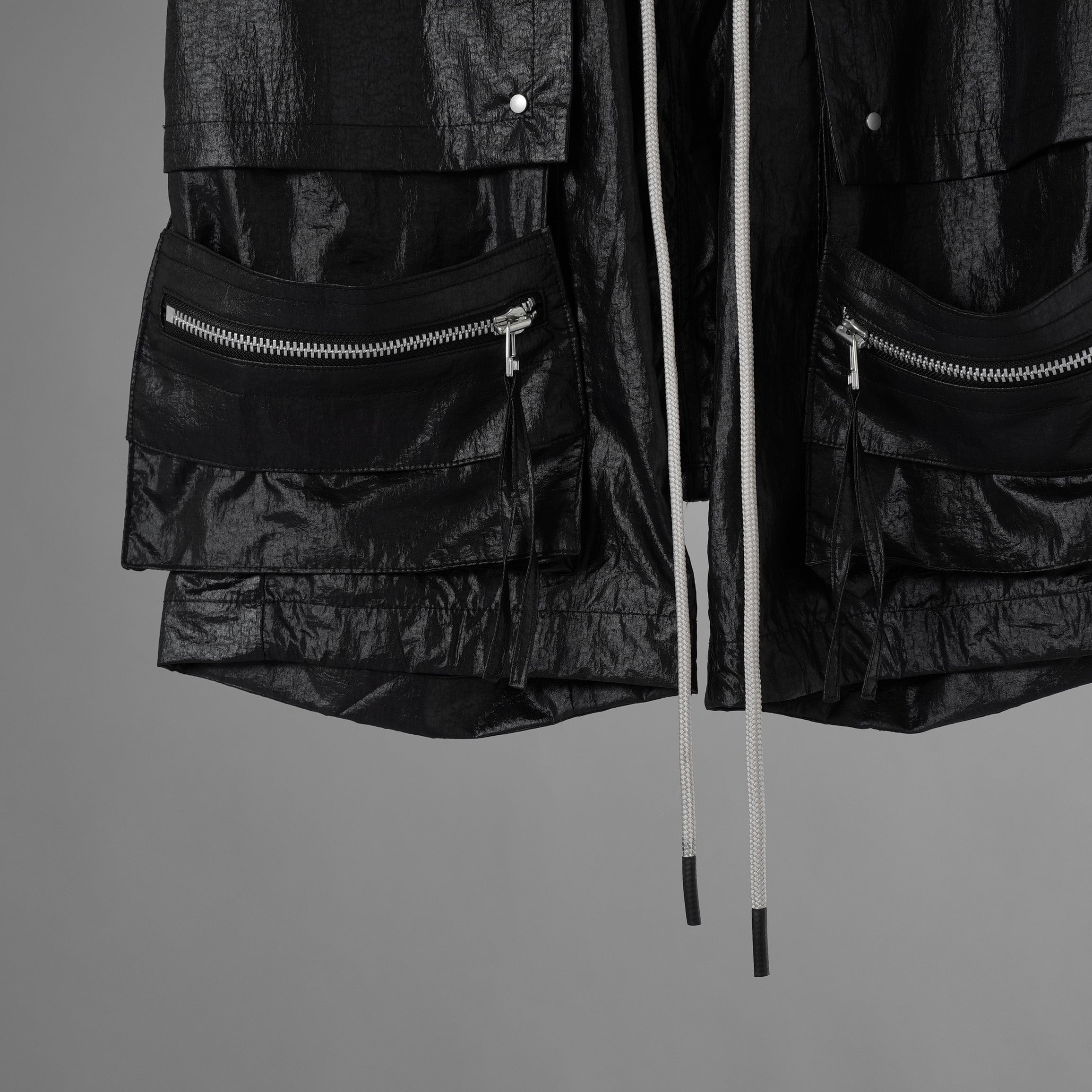 A.F ARTEFACT エーエフアーティファクト / 美品 25SS AIRY CRINKLE NYLON ZIP CARGO SHORTS エアリー クリンクル ナイロン ジップ カーゴ ショーツ パンツ / ag-13053-1 / size 2 (BLACK) 352047-uen