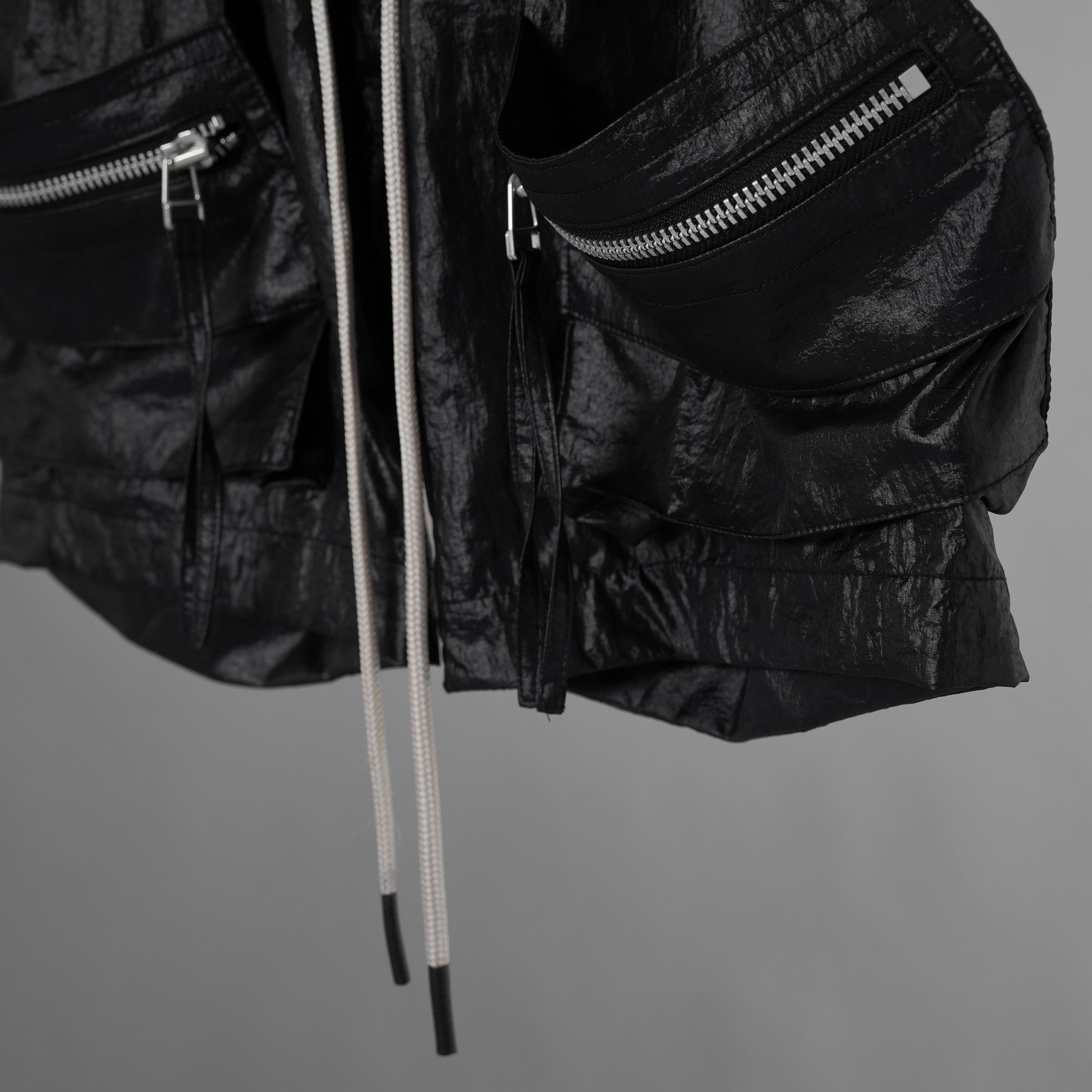 A.F ARTEFACT エーエフアーティファクト / 美品 25SS AIRY CRINKLE NYLON ZIP CARGO SHORTS エアリー クリンクル ナイロン ジップ カーゴ ショーツ パンツ / ag-13053-1 / size 2 (BLACK) 352047-uen