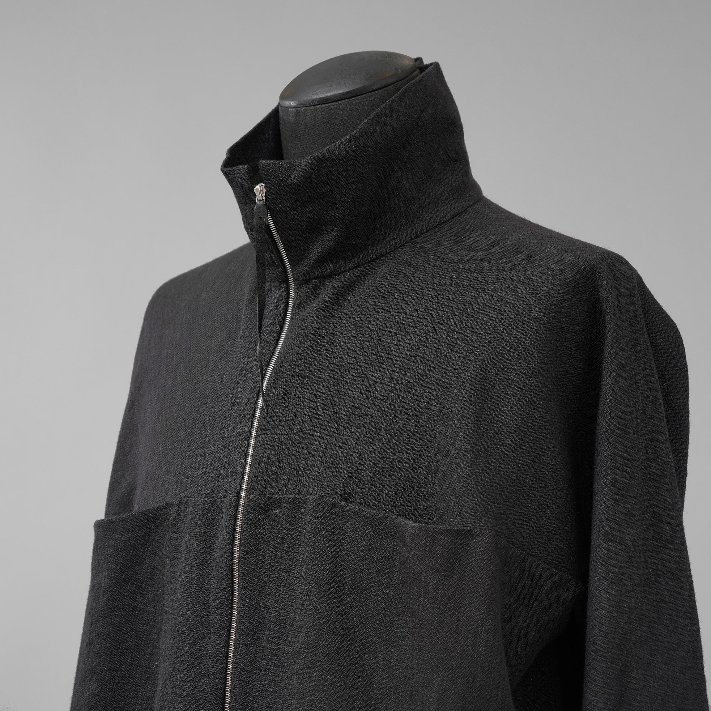新品 m.a + エムエークロス / 25AW zipped tall collar shirt jacket / ジャケット / H252DZ/P / LWV / size 54 (BLACK)