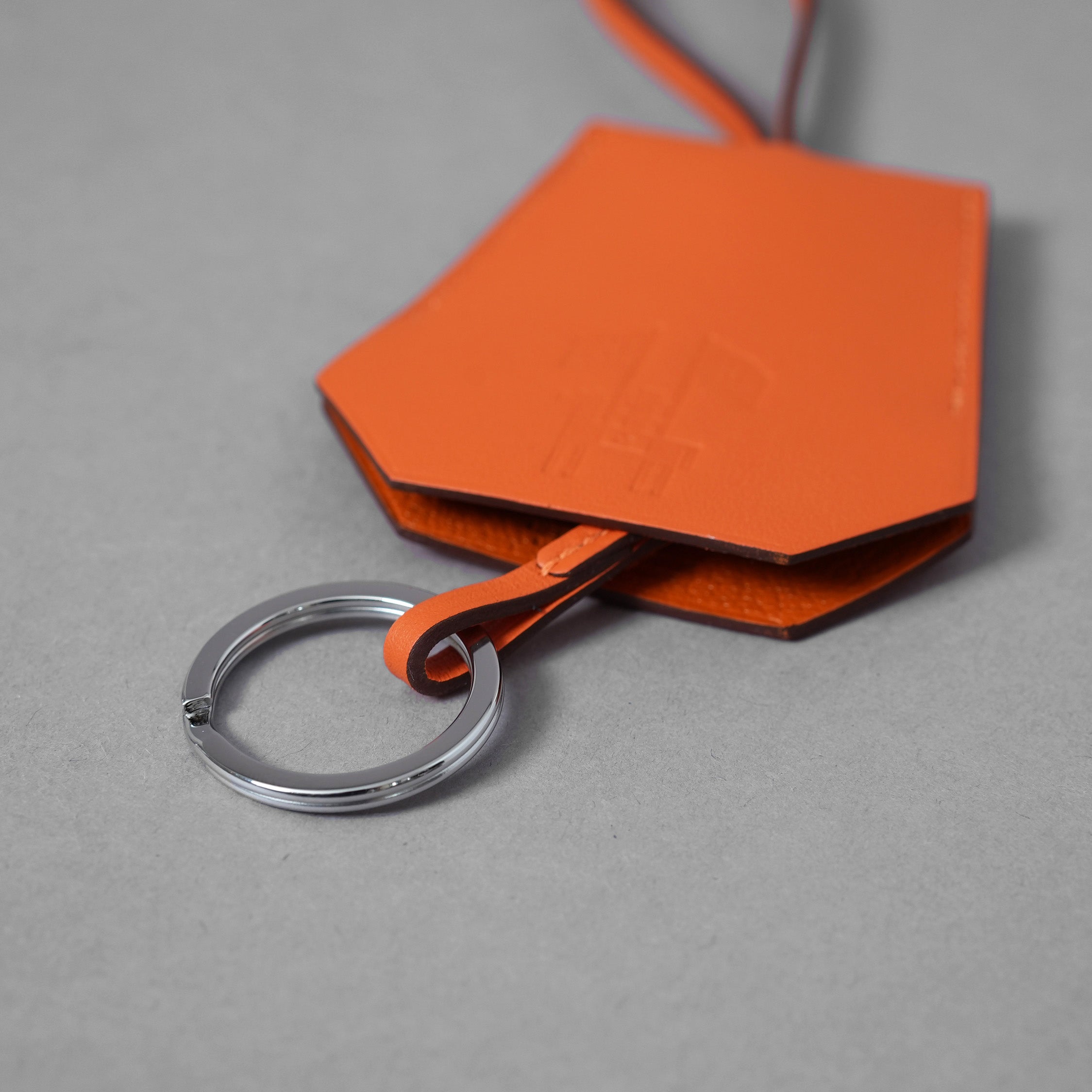 未使用 HERMES エルメス / 美品 2024年 イヤーズギフト クロシェ ヴォー・スイフト / バッグチャーム アクセサリー / ORANGE 352054-izm