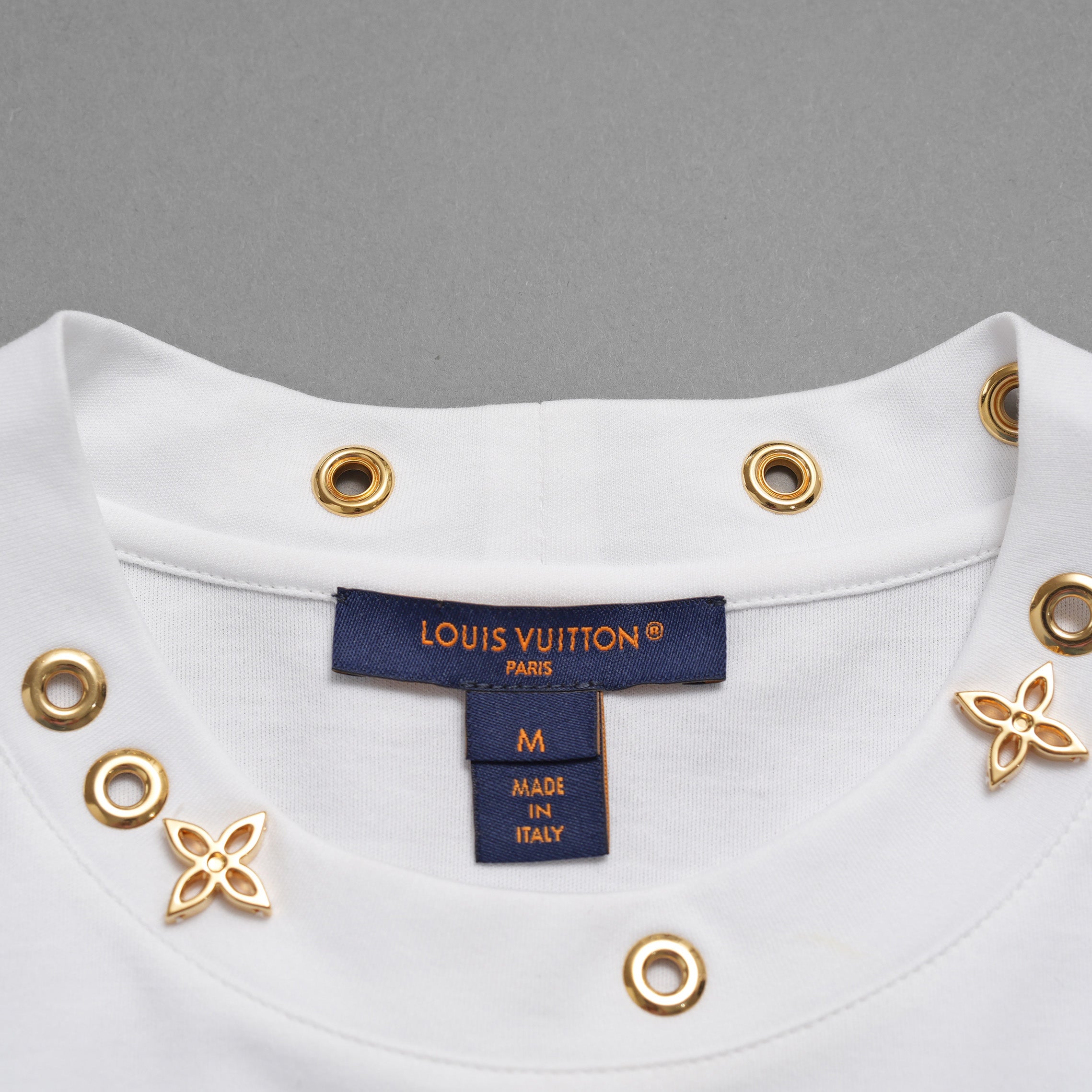LOUIS VUITTON ルイヴィトン / 25SS モノグラム・フラワー金具 サイドストラップ 半袖Tシャツ / RW191W JG2 FGTS03 / size M （WHITE） レディース
