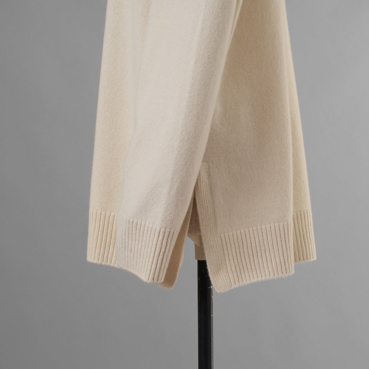 FENDI フェンディ / 美品 21AW カシミア FFエンボス フーディ ニットパーカー / FZX841 ALAK / size 40 (IVORY) レディース 352076-izm