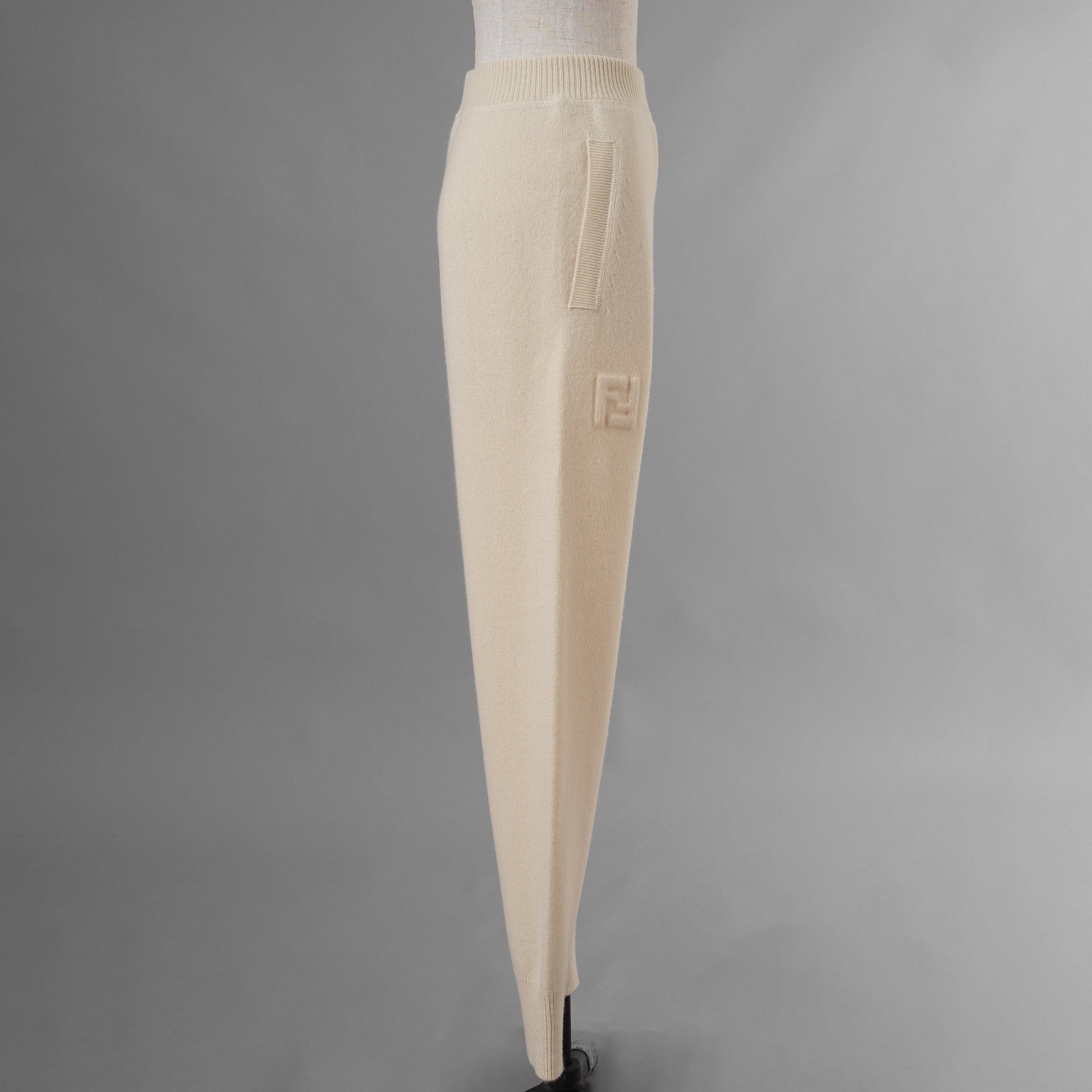 FENDI フェンディ / 美品 21AW カシミア FFエンボス フーディ ニットパンツ / FZR763 ALAK / size 40 (IVORY) レディース 352075-izm
